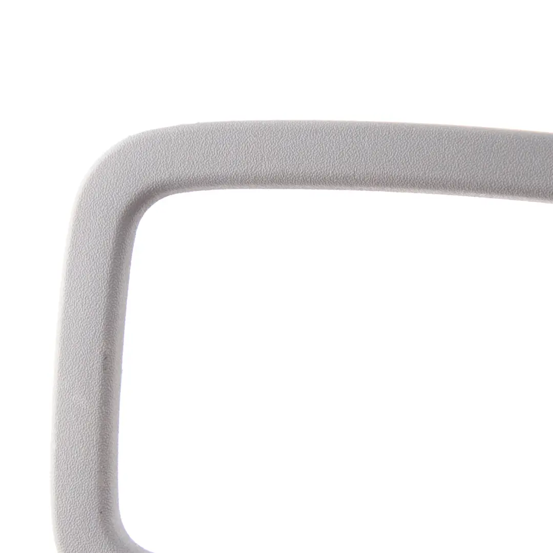 Embellecedor Interior Asa Maletero Marco Gris para Mercedes W639 con número de pieza A6397470087 Mercedes W639 Embellecedor Interior Asa Maletero Marco Gris - SKU A6397470087 - Número de pieza A6397470087