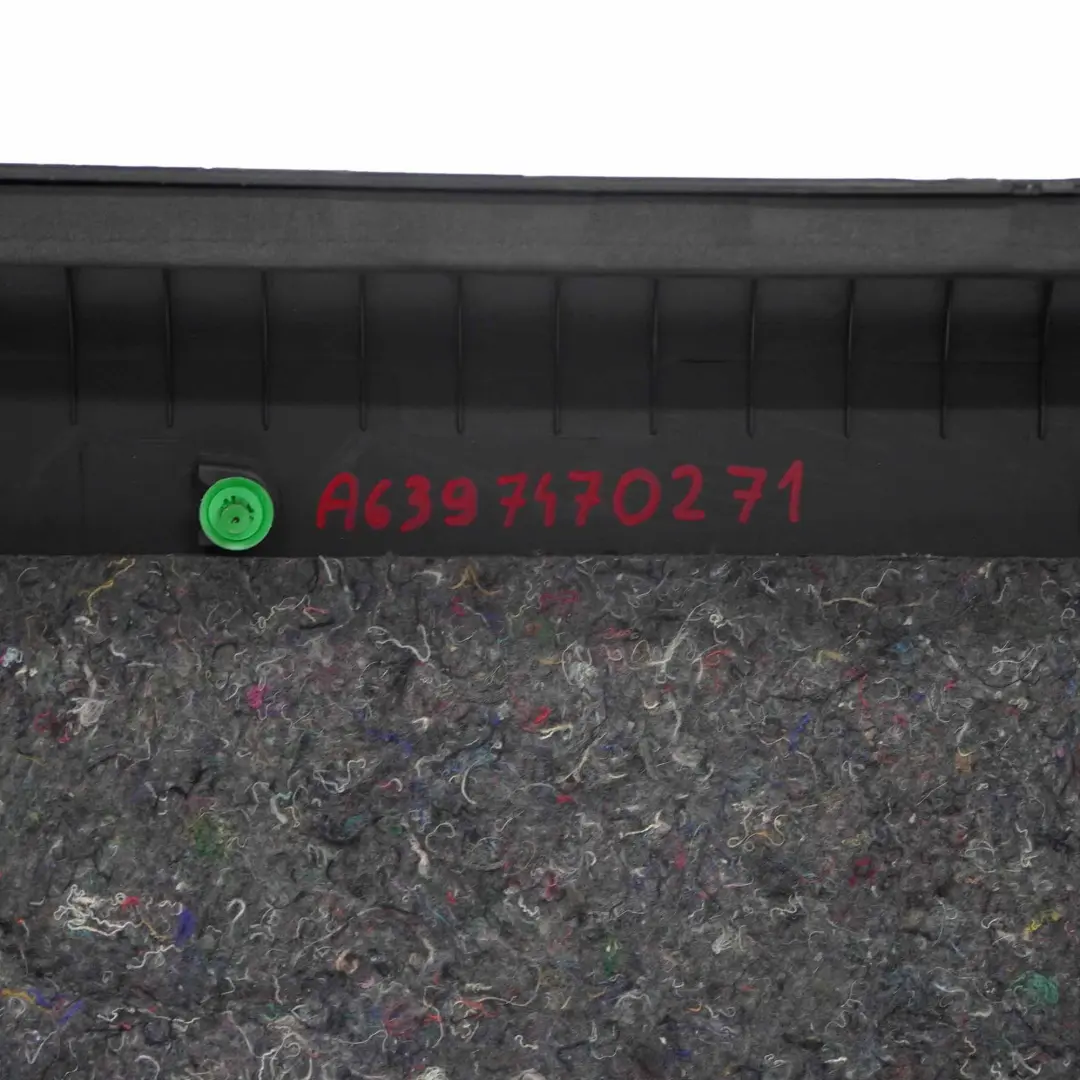 Kofferraum Heckklappe Innenverkleidung für Mercedes Vito W639 mit Teilenummer A6397470271 Mercedes Vito W639 Kofferraum Heckklappe Innenverkleidung - SKU A6397470271 - Teilenummer A6397470271