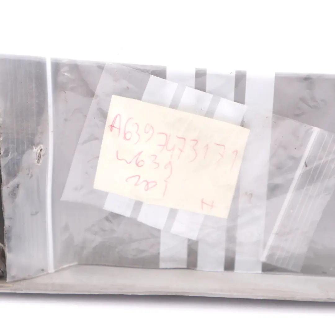 Maletero Embellecedor superior portón trasero Gris 6397473171 para Mercedes Vito W639 con número de pieza A6397473171 Mercedes Vito W639 Maletero Embellecedor superior portón trasero Gris 6397473171 - SKU A6397473171 - Número de pieza A6397473171