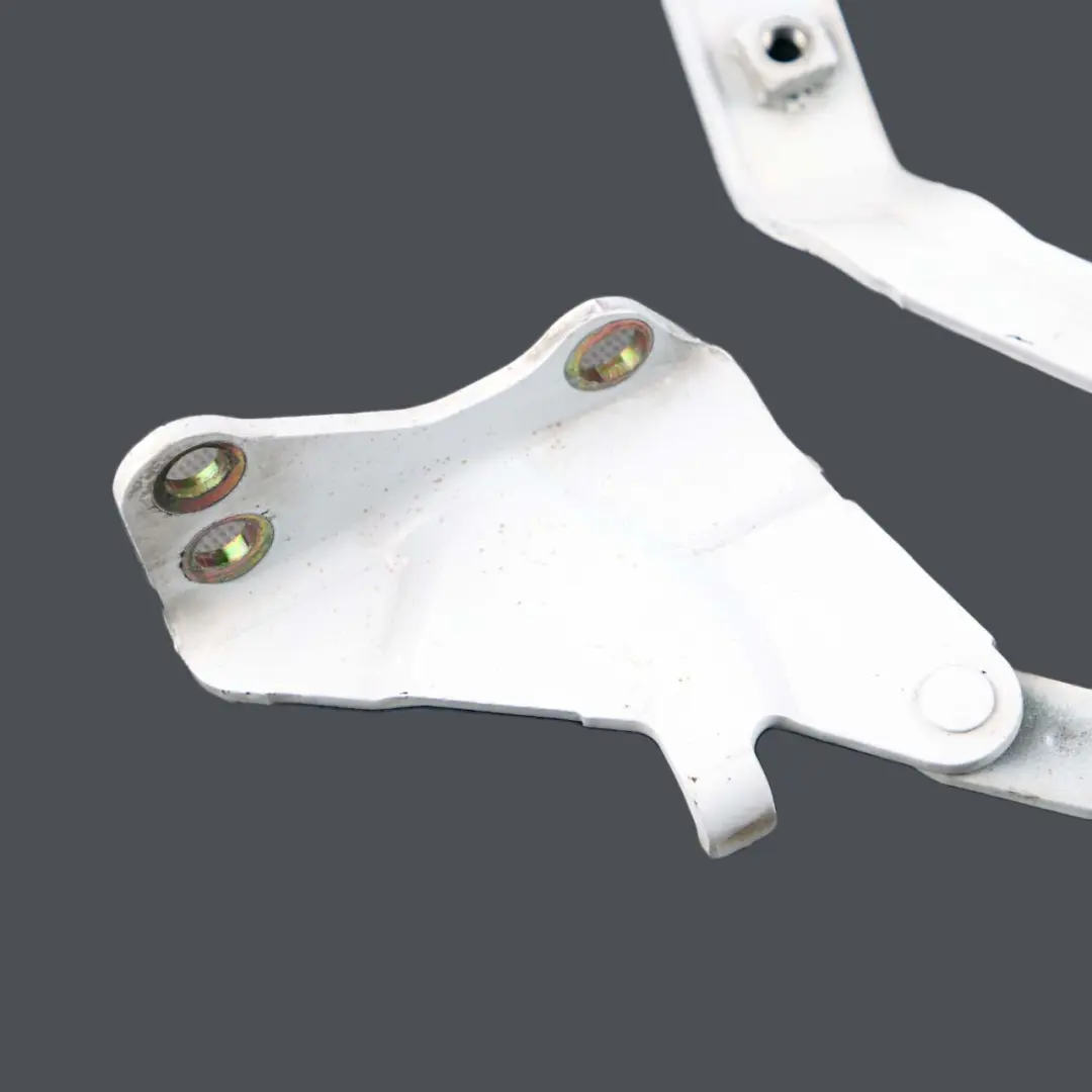 Mercedes-Benz Vito W639 Motorhaube Scharnier Links Arctic White 9147 für mit Teilenummer A6397500251 Mercedes-Benz Vito W639 Motorhaube Scharnier Links Arctic White 9147 - SKU A6397500251-ARW - Teilenummer A6397500251