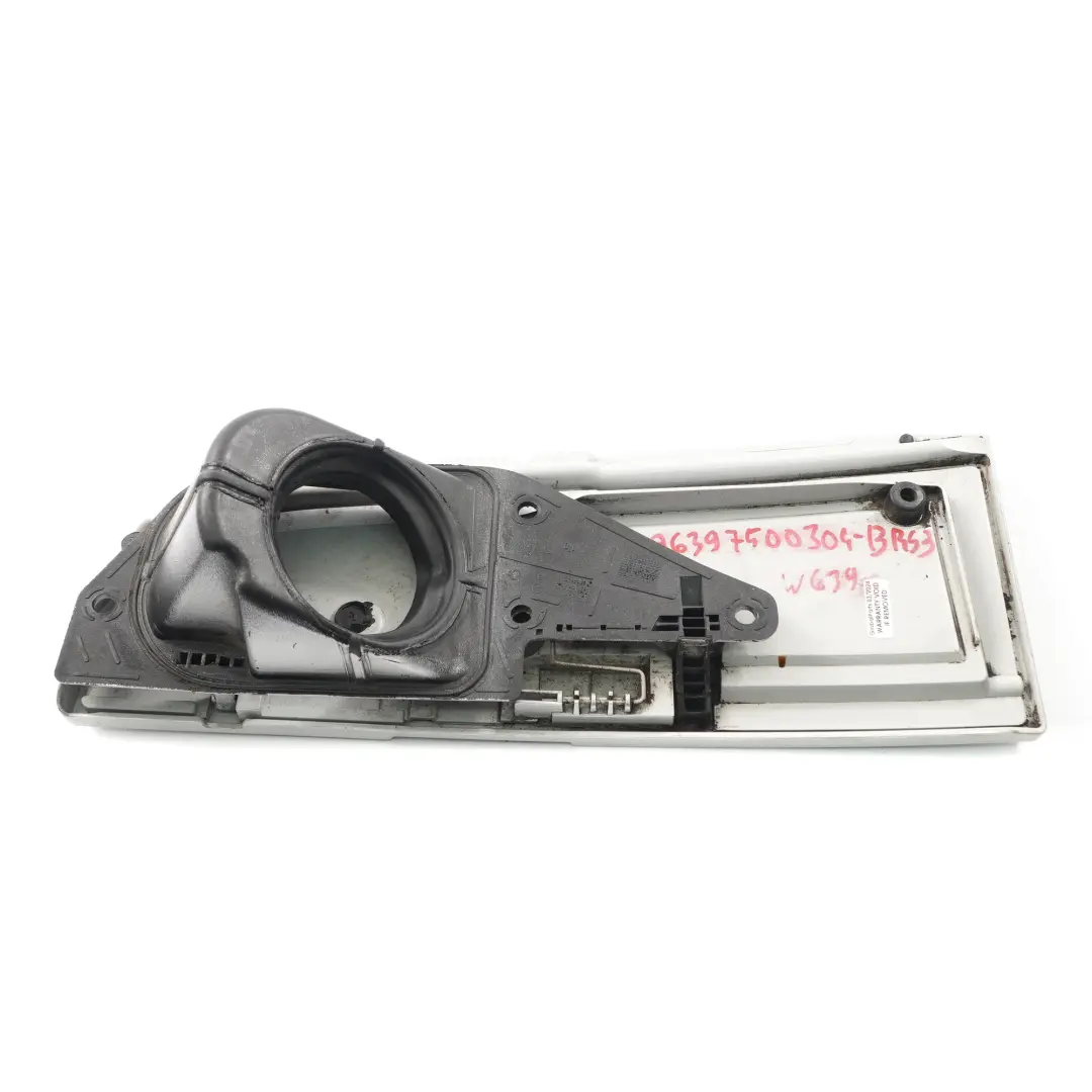 Mercedes Vito W639 Couvercle trappe à carburant A639750304 Brilliant Silver 9744 - SKU A6397500304-BRS3 - Numéro de pièce A6397540034