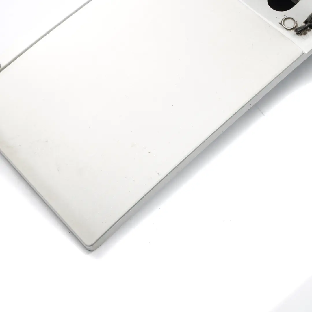 Tapón la tapa del depósito combustible Brilliant Silver 9744 para Mercedes Vito W639 con número de pieza A6397540034 Mercedes Vito W639 Tapón la tapa del depósito combustible Brilliant Silver 9744 - SKU A6397500304-BRS3 - Número de pieza A6397540034