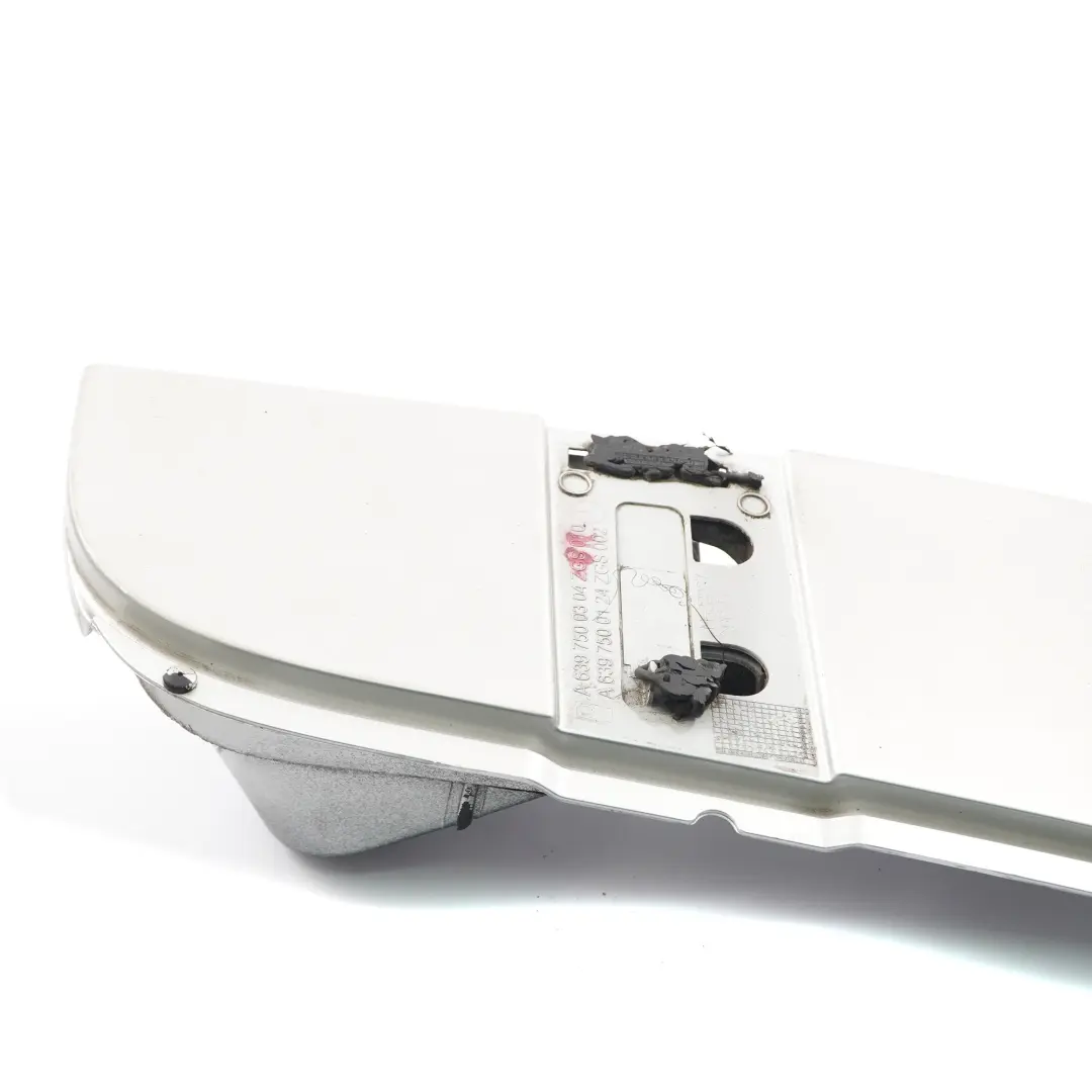 Couvercle trappe à carburant A639750304 Brilliant Silver 9744 pour Mercedes Vito W639 à propos du numéro de pièce A6397540034 Mercedes Vito W639 Couvercle trappe à carburant A639750304 Brilliant Silver 9744 - SKU A6397500304-BRS3 - Numéro de pièce A6397540034