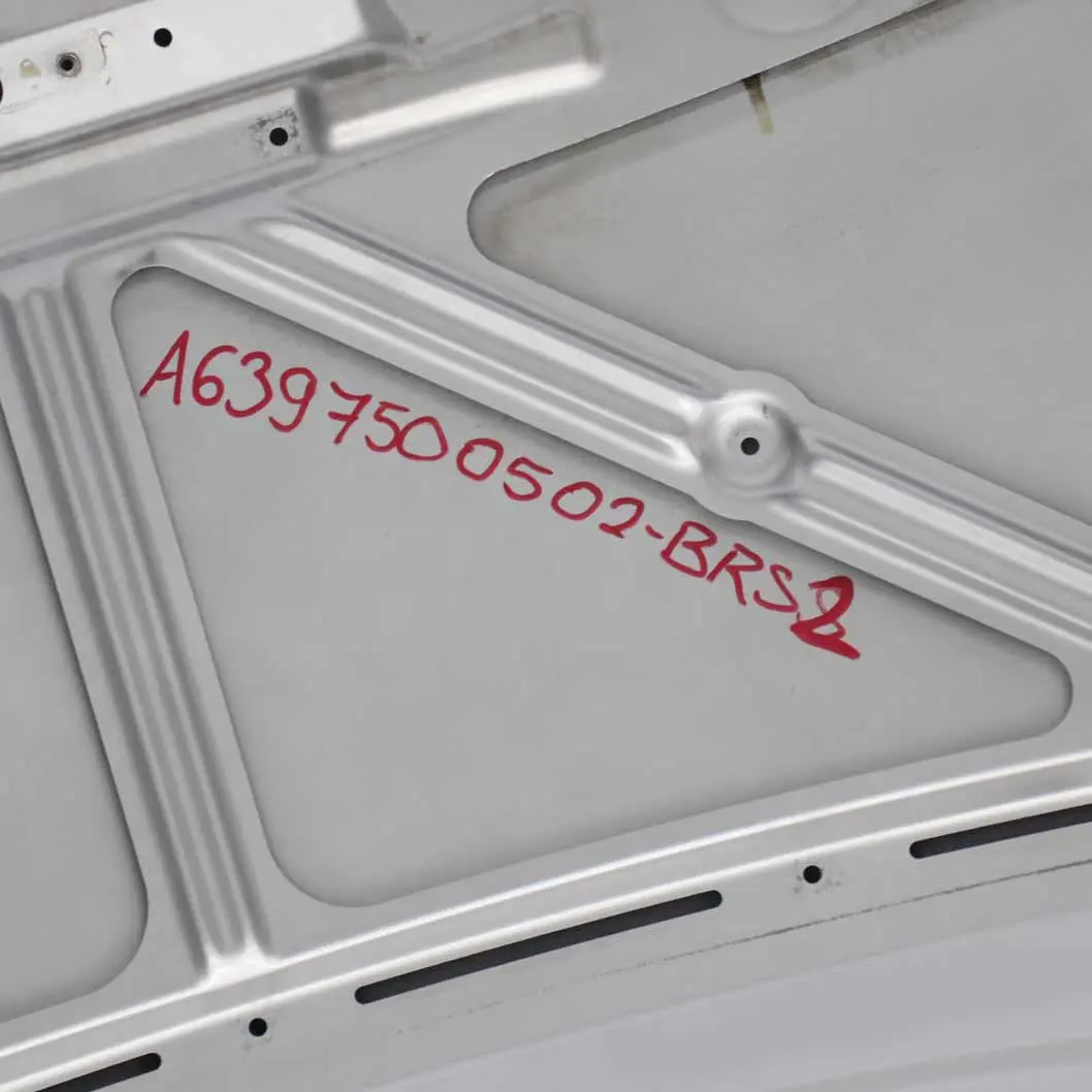 Mercedes W639 Maska Silnika Brilliant Silver 9744 - SKU A6397500502-BRS2 - Numer Części A6397500502