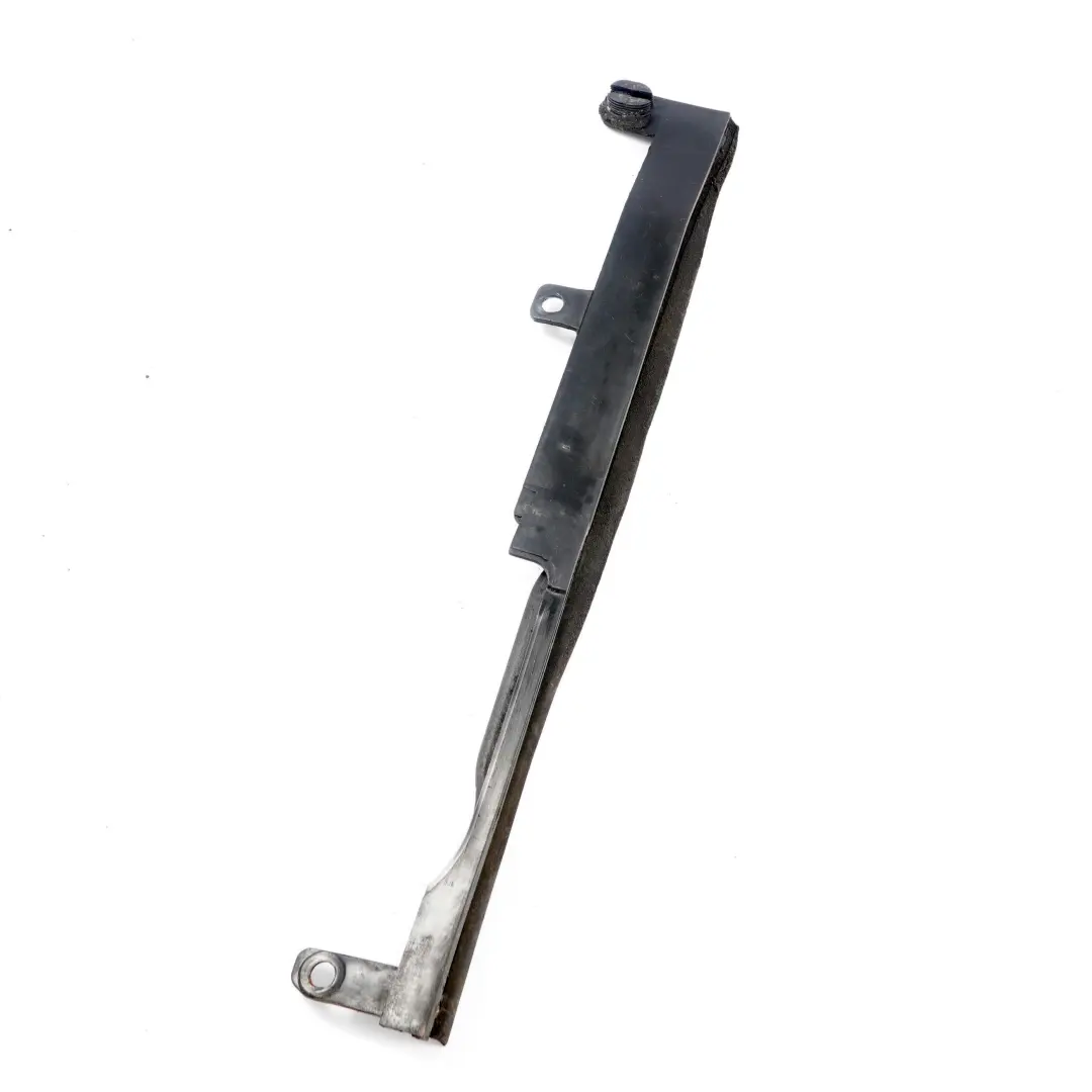 Abdeckung Einfülltopf Verkleidung für Mercedes Vito Viano W639 mit Teilenummer A6397520021 Mercedes Vito Viano W639 Abdeckung Einfülltopf Verkleidung - SKU A6397520021 - Teilenummer A6397520021