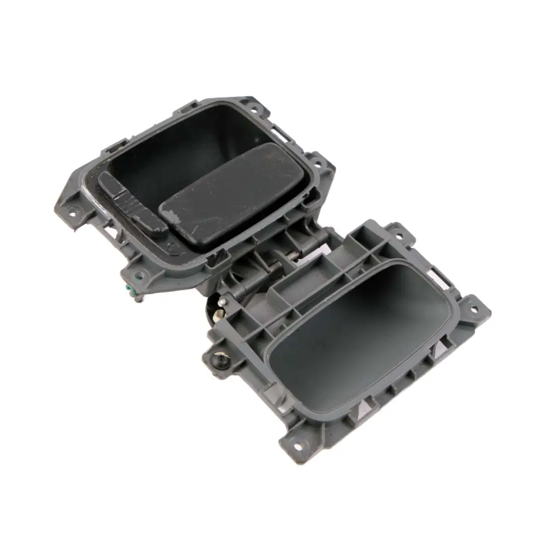 Mercedes-Benz Vito Viano W639 Heckklappe Kofferraum Griff Interieur für mit Teilenummer A6397600061 Mercedes-Benz Vito Viano W639 Heckklappe Kofferraum Griff Interieur - SKU A6397600061 - Teilenummer A6397600061