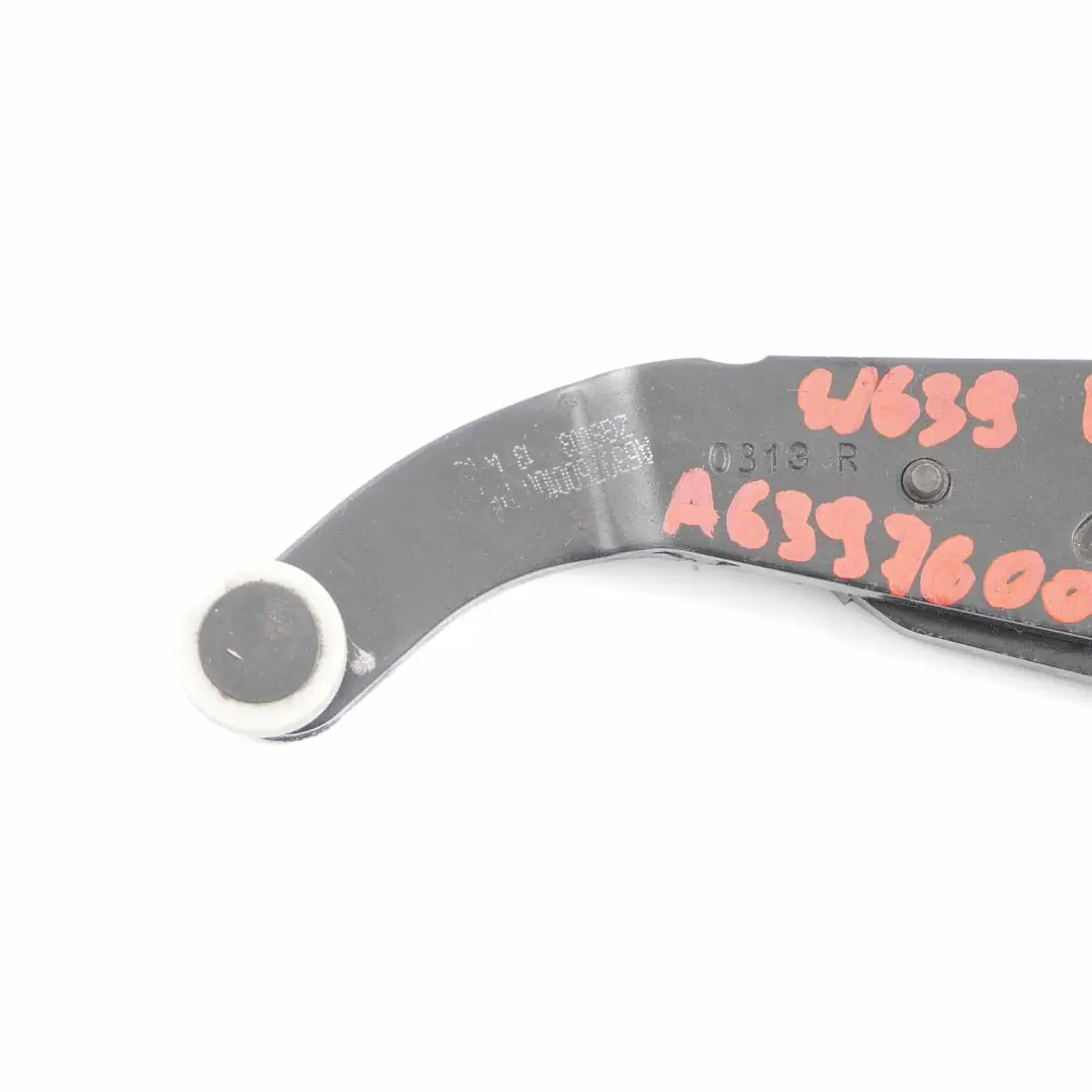 Puerta Trasera Superior Rodillo Bisagra para Mercedes Viano W639 con número de pieza A6397600147 Mercedes Viano W639 Puerta Trasera Superior Rodillo Bisagra - SKU A6397600147 - Número de pieza A6397600147