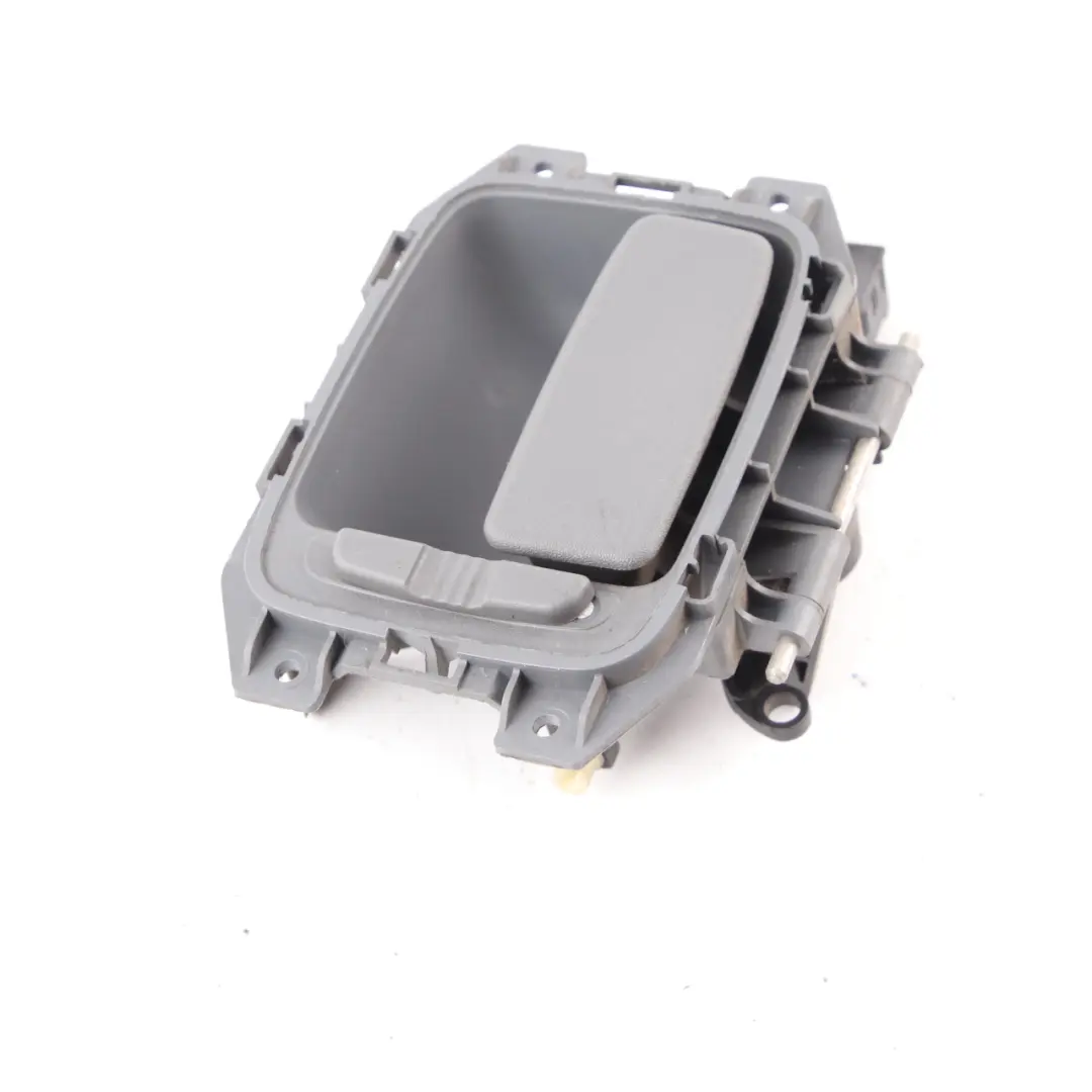 Portellone posteriore Coperchio bagagliaio Maniglia interna aperta per Mercedes W639 con numero di parte A6397600161 Mercedes W639 Portellone posteriore Coperchio bagagliaio Maniglia interna aperta - SKU A6397600161-1 - Numero di parte A6397600161