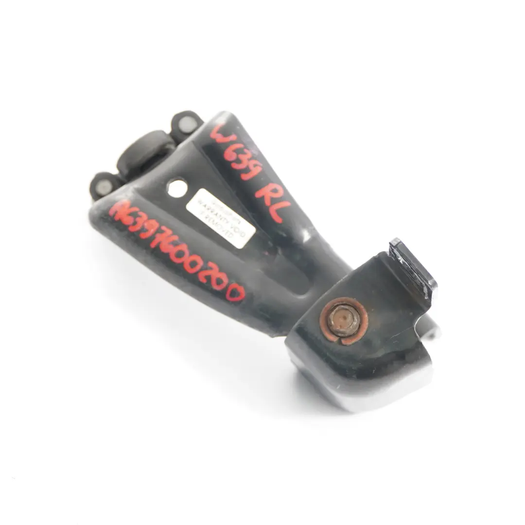 Hintere Schiebetür Zentral Links Rollenbandscharnier für Mercedes Vito W639 mit Teilenummer A6397600200 Mercedes Vito W639 Hintere Schiebetür Zentral Links Rollenbandscharnier - SKU A6397600200 - Teilenummer A6397600200