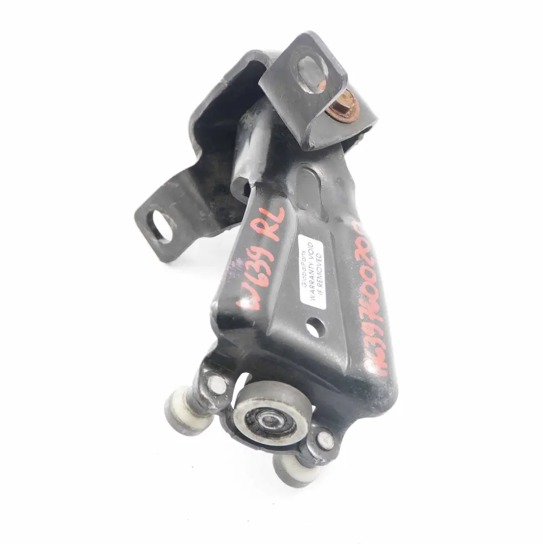 Hintere Schiebetür Zentral Links Rollenbandscharnier für Mercedes Vito W639 mit Teilenummer A6397600200 Mercedes Vito W639 Hintere Schiebetür Zentral Links Rollenbandscharnier - SKU A6397600200 - Teilenummer A6397600200