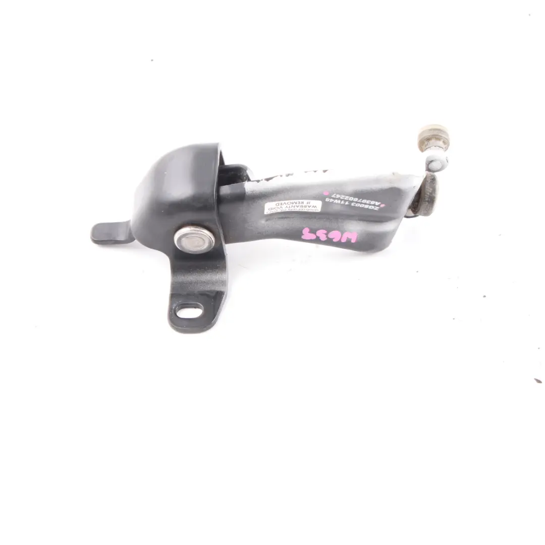 Sliding Door Central Left Roller Pulley Guide to Mercedes W639 with Part number A6397602247 Mercedes W639 Sliding Door Central Left Roller Pulley Guide - SKU A6397602247 - Part number A6397602247