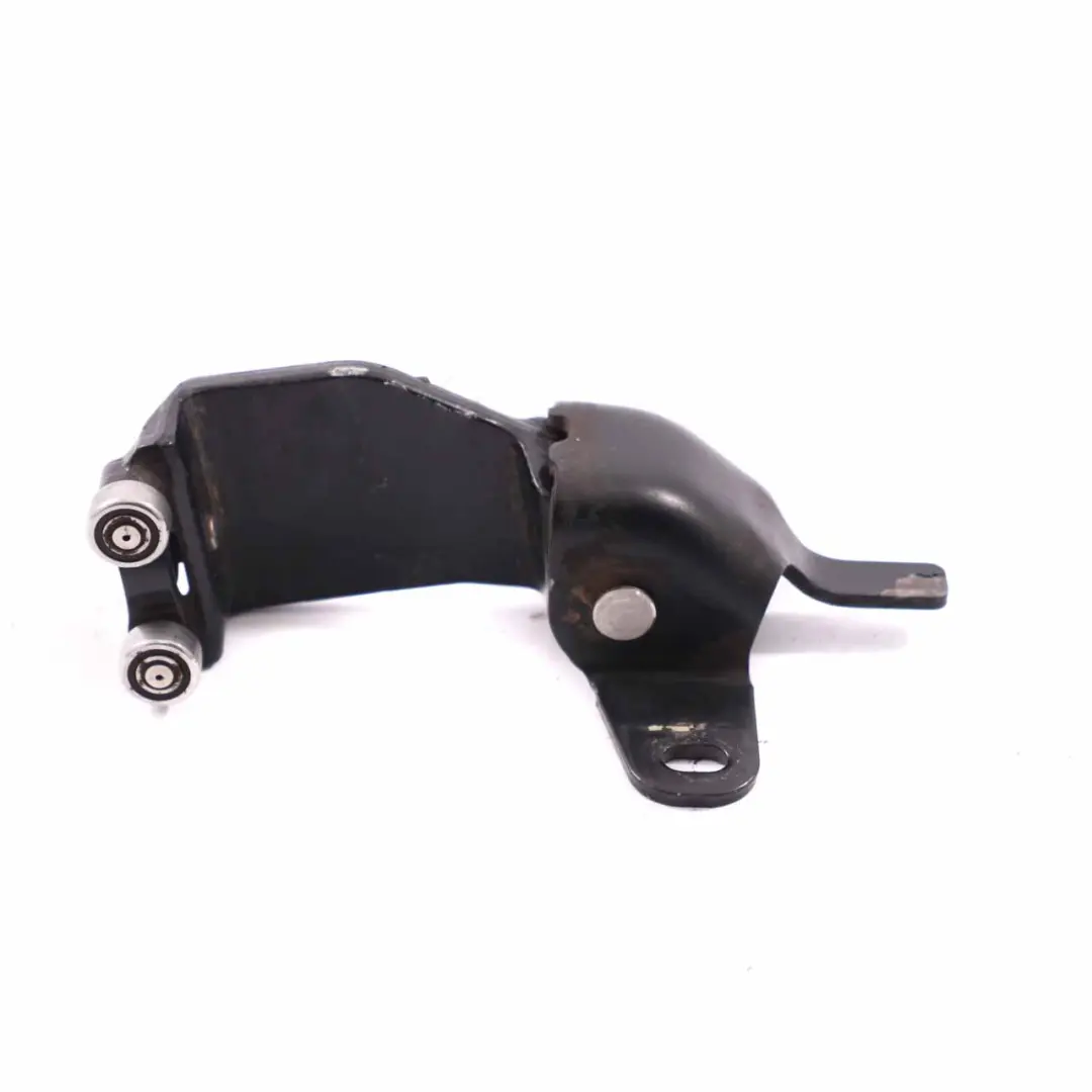 Sliding Door Central Left N/S Roller Pulley Guide A6397600647 to Mercedes Vito W639 with Part number A6397602847 Mercedes Vito W639 Sliding Door Central Left N/S Roller Pulley Guide A6397600647 - SKU A6397602847 - Part number A6397602847