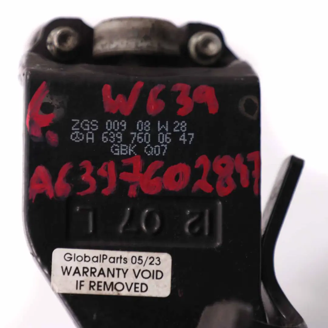 coulissante centrale gauche guide poulie A6397600647 pour Mercedes Vito W639 Porte à propos du numéro de pièce A6397602847 Mercedes Vito W639 Porte coulissante centrale gauche guide poulie A6397600647 - SKU A6397602847 - Numéro de pièce A6397602847