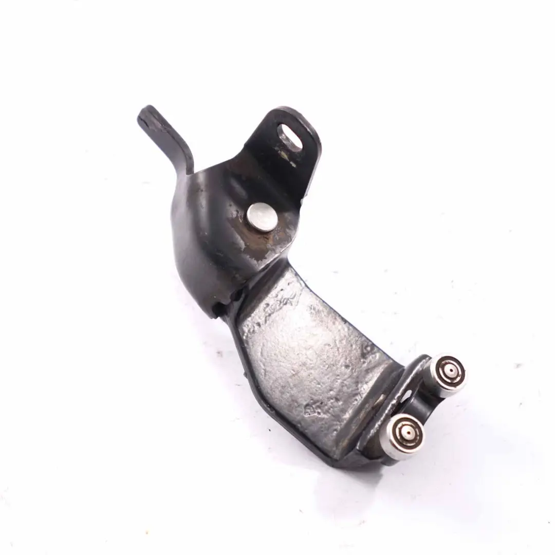 Sliding Door Central Left N/S Roller Pulley Guide A6397600647 to Mercedes Vito W639 with Part number A6397602847 Mercedes Vito W639 Sliding Door Central Left N/S Roller Pulley Guide A6397600647 - SKU A6397602847 - Part number A6397602847