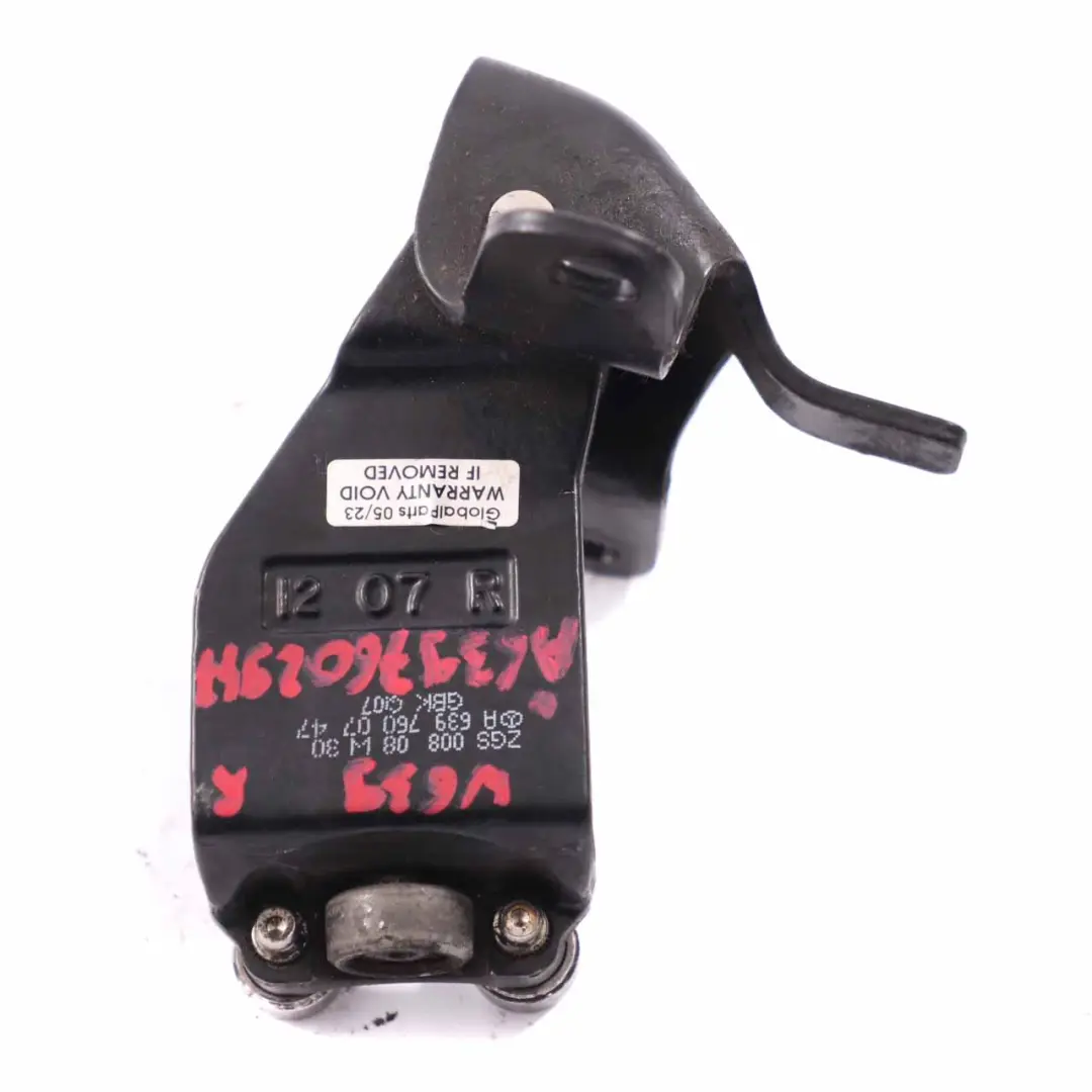 Porta scorrevole centrale destra Rullo guida A6397600747 per Mercedes W639 con numero di parte A6397602947 Mercedes W639 Porta scorrevole centrale destra Rullo guida A6397600747 - SKU A6397602947 - Numero di parte A6397602947