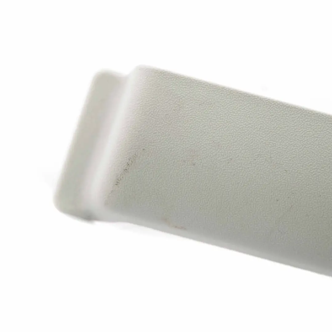 Embellecedor manija puerta corrediza derecha para Mercedes Vito W639 con número de pieza A6397660191 Mercedes Vito W639 Embellecedor manija puerta corrediza derecha - SKU A6397660191 - Número de pieza A6397660191