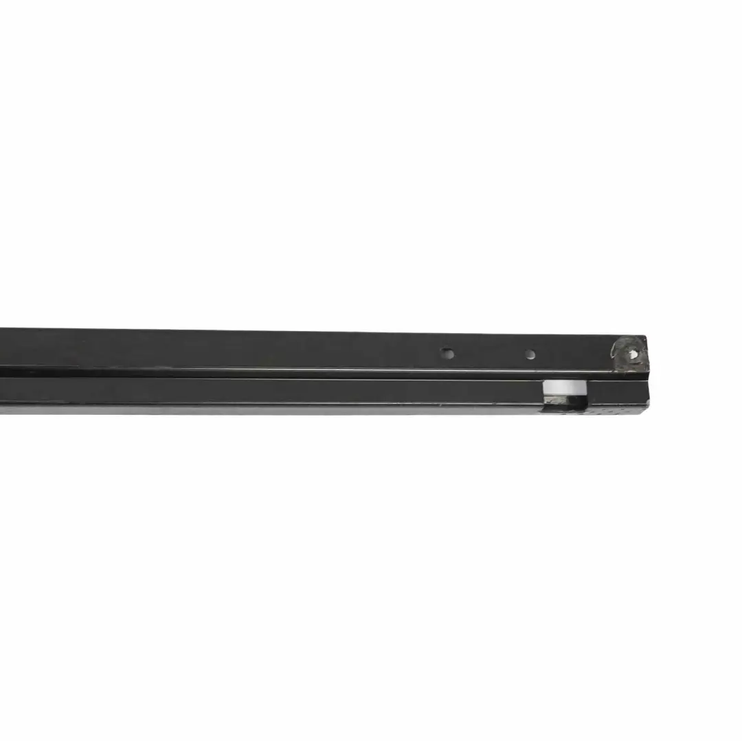 Puerta Corredera Trasera Izquierda Inferior para Mercedes Vito W639 con número de pieza A6397660800 Mercedes Vito W639 Puerta Corredera Trasera Izquierda Inferior - SKU A6397660800 - Número de pieza A6397660800