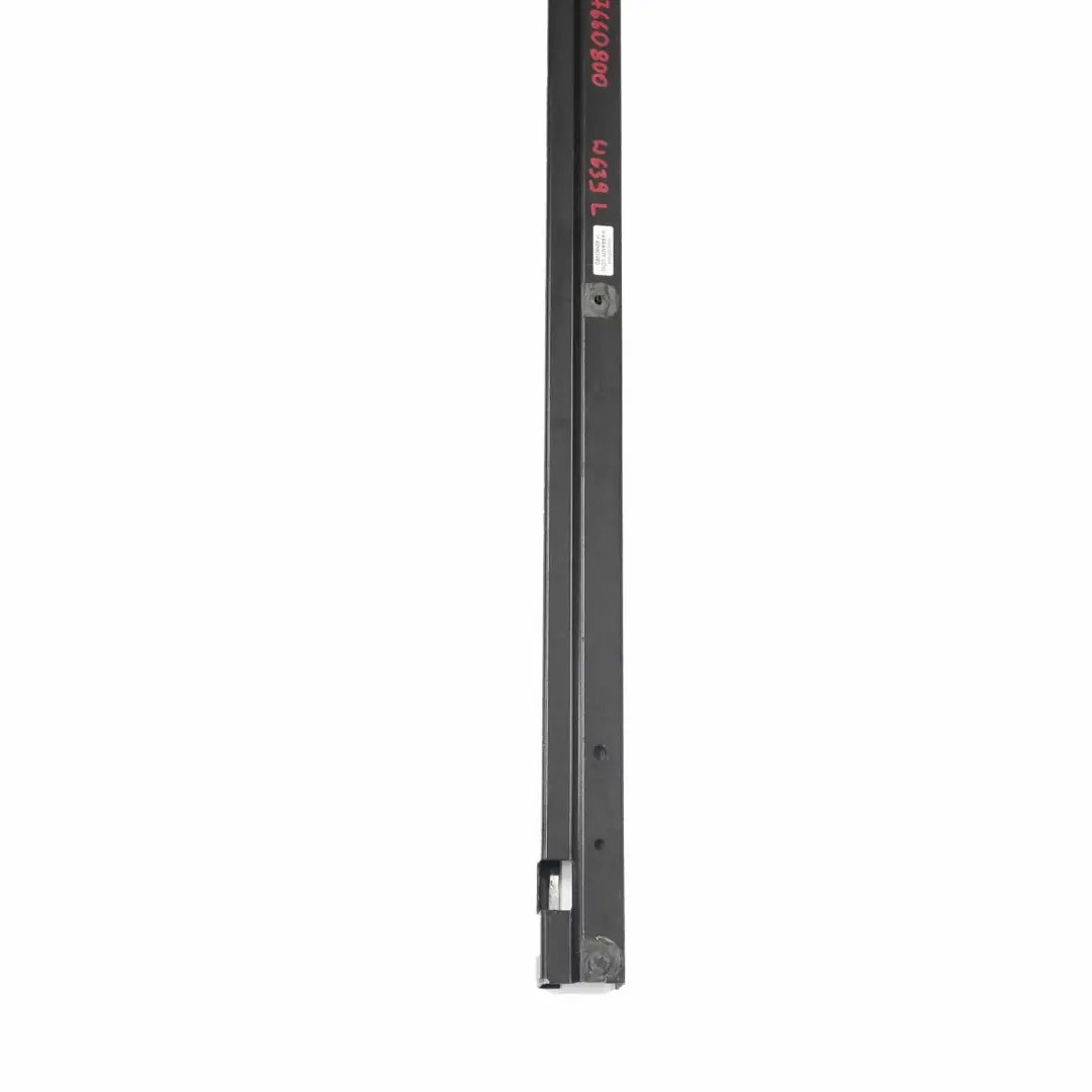 Mercedes Vito Viano W639 Porte Coulissante Bas Rail A Gauche - SKU A6397660800 - Numéro de pièce A6397660800