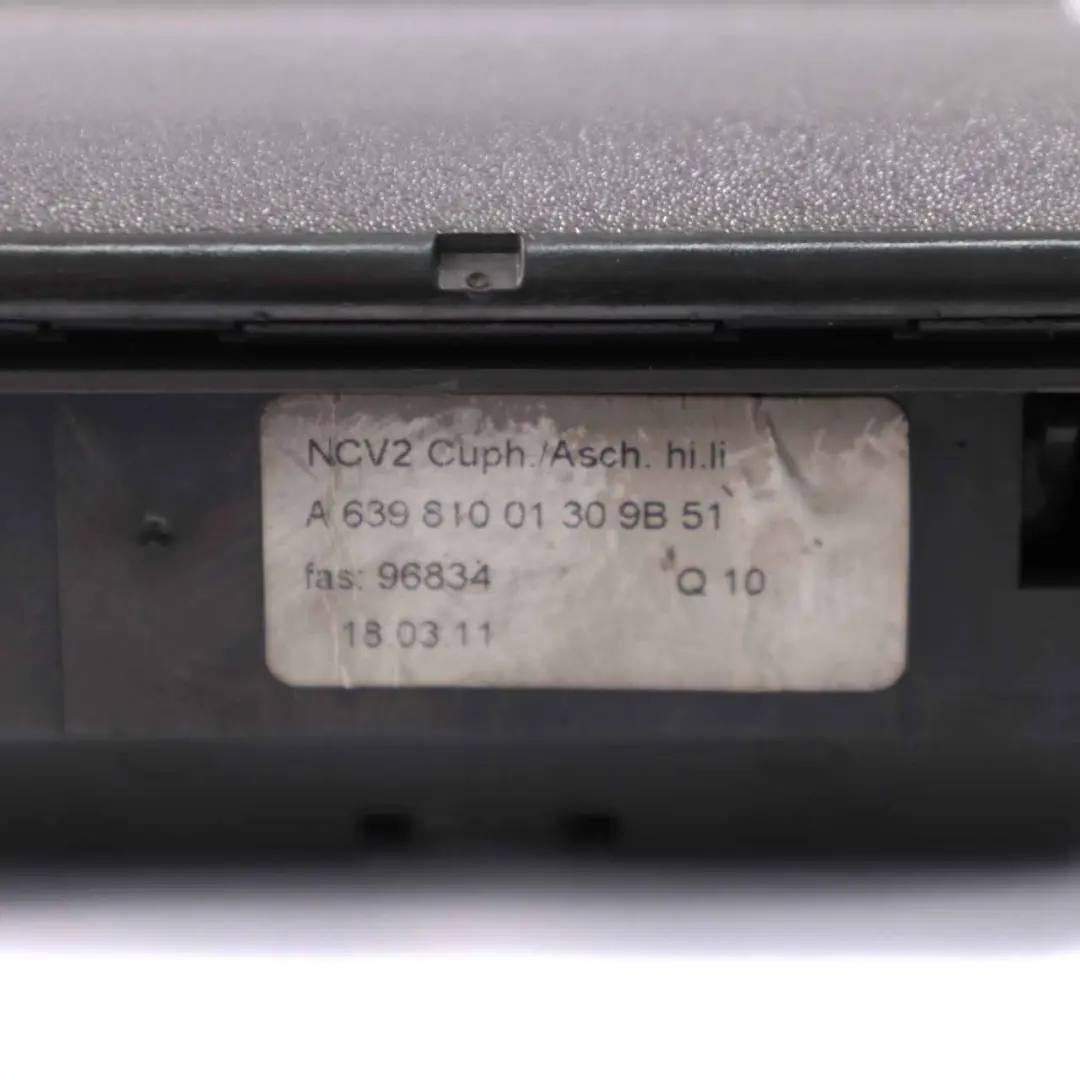 Cendrier Porte gobelet 3ème rangée arrière gauche pour Mercedes W639 à propos du numéro de pièce A6398100130 Mercedes W639 Cendrier Porte gobelet 3ème rangée arrière gauche - SKU A6398100130 - Numéro de pièce A6398100130