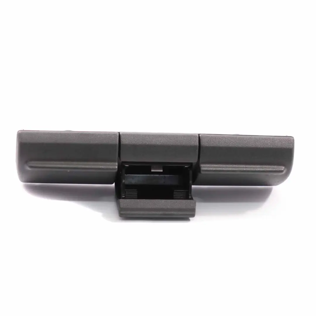 Cendrier Porte gobelet 3ème rangée arrière gauche pour Mercedes W639 à propos du numéro de pièce A6398100130 Mercedes W639 Cendrier Porte gobelet 3ème rangée arrière gauche - SKU A6398100130 - Numéro de pièce A6398100130