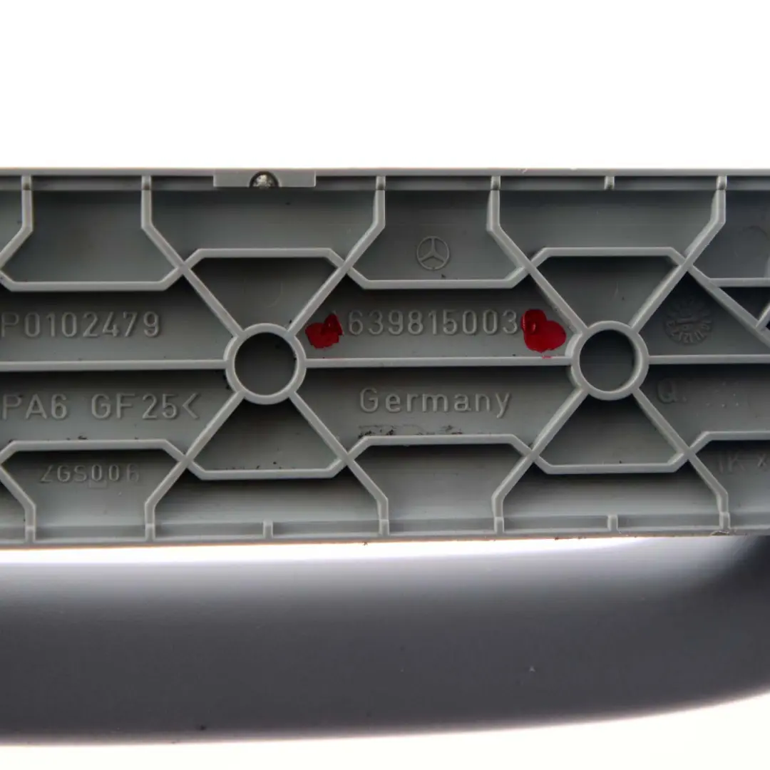 Roof Grab Handle Rear Left Right N/ Grey per Mercedes Vito W639 con numero di parte A6398150036 Mercedes Vito W639 Roof Grab Handle Rear Left Right N/ Grey - SKU A6398150036 - Numero di parte A6398150036