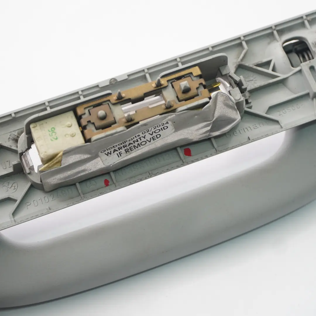 Mercedes W639 W636 Uchwyt Rączka Podsufitki Szara Tylny Lampka - SKU A6398150136 - Numer Części A6398150136