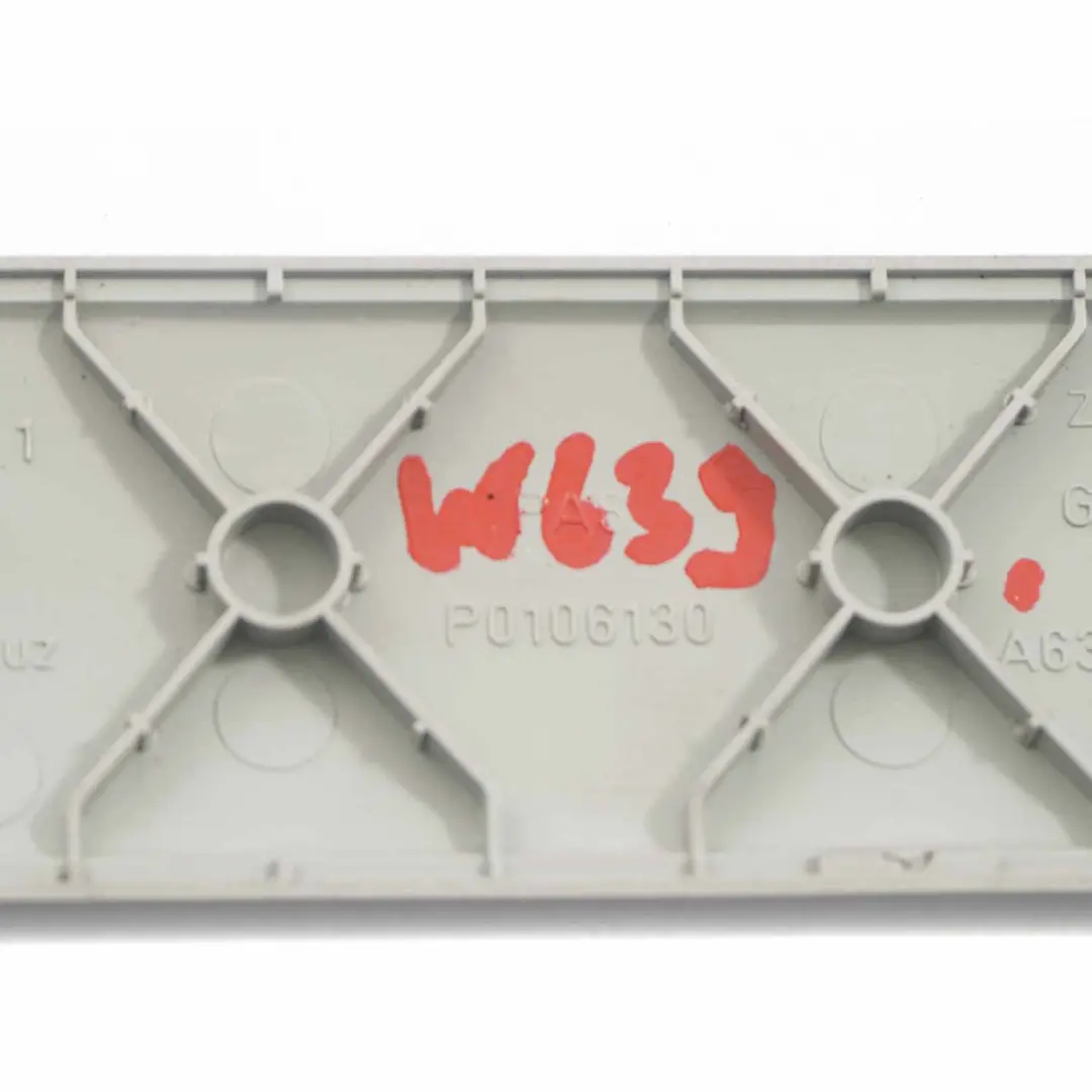 Techo Manija Cubremanija Agarradera Gris para Mercedes Vito W639 con número de pieza A6398150236 Mercedes Vito W639 Techo Manija Cubremanija Agarradera Gris - SKU A6398150236 - Número de pieza A6398150236