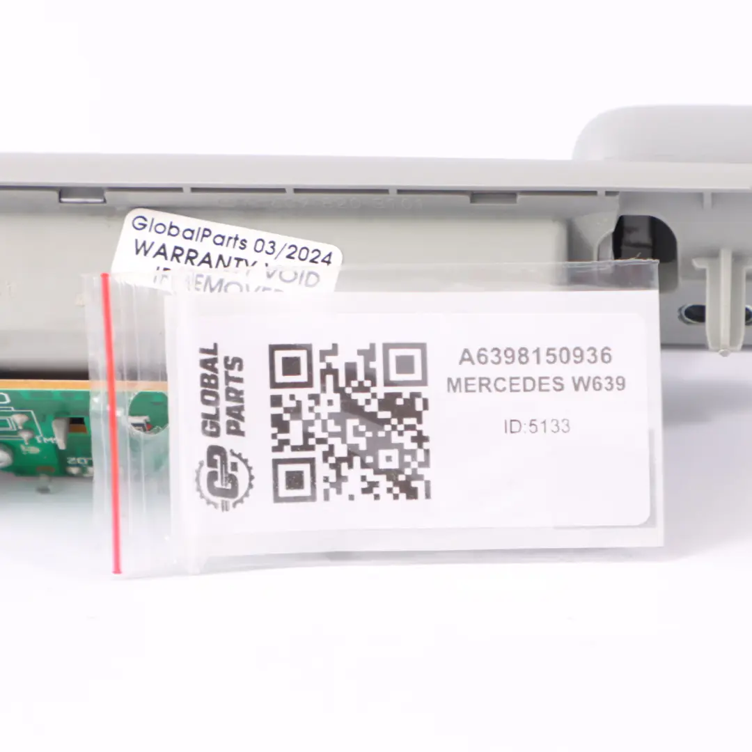 Dachhaltegriff Innengriff Licht links für Mercedes W639 mit Teilenummer A6398150936 Mercedes W639 Dachhaltegriff Innengriff Licht links - SKU A6398150936 - Teilenummer A6398150936