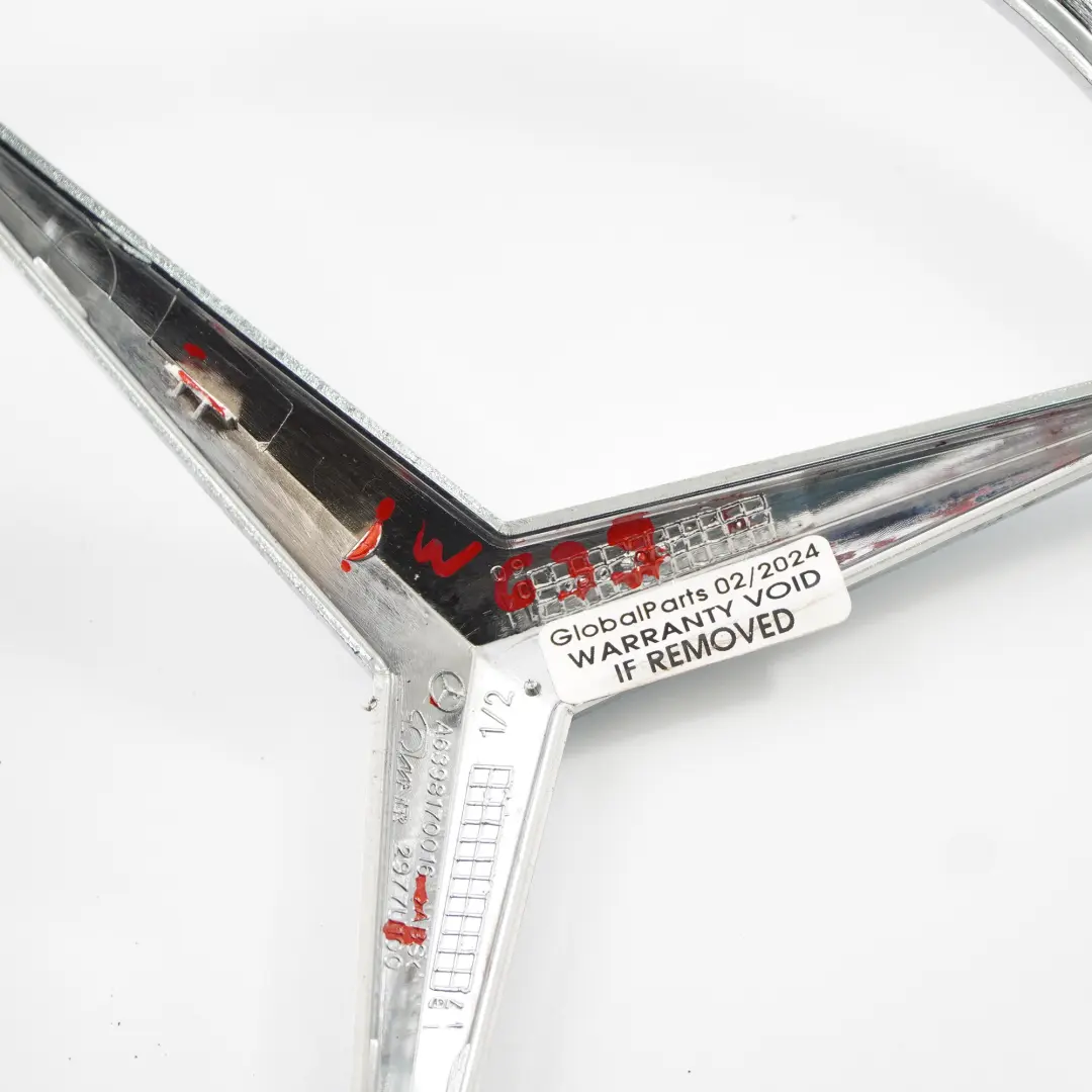 Emblème avant Logo Star Grille Grille Chrome pour Mercedes Vito W639 à propos du numéro de pièce A6398170016 Mercedes Vito W639 Emblème avant Logo Star Grille Grille Chrome - SKU A6398170016-1 - Numéro de pièce A6398170016