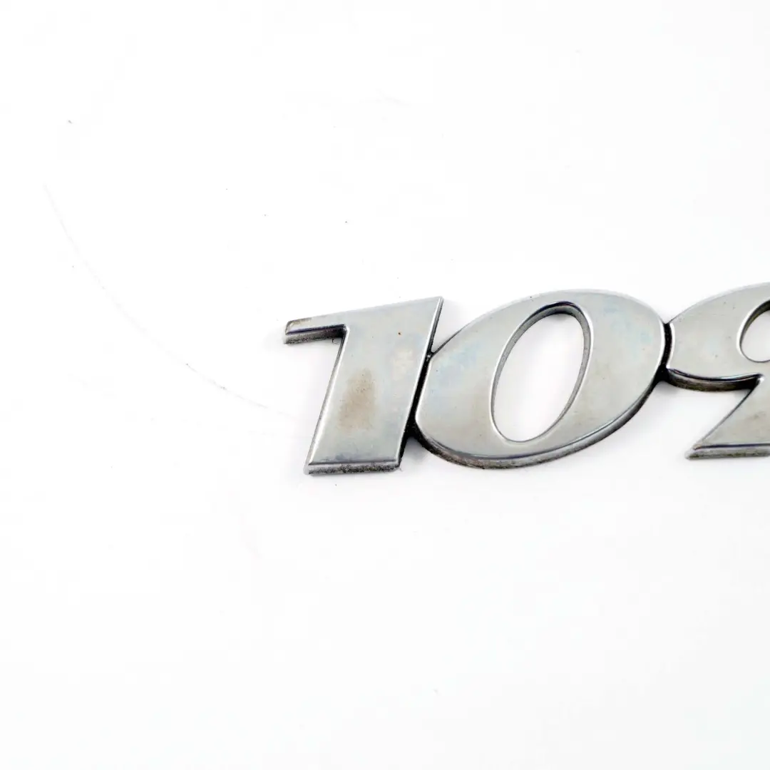 Emblema bagagliaio Mercedes W639 Diesel Portellone posteriore Lettere 109 per con numero di parte A6398170114 Emblema bagagliaio Mercedes W639 Diesel Portellone posteriore Lettere 109 - SKU A6398170114 - Numero di parte A6398170114