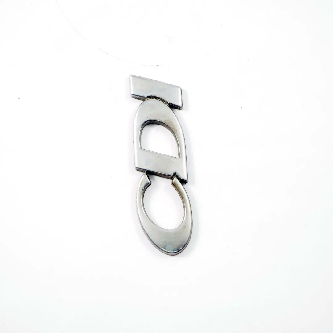 Emblema Bagagliaio Diesel Portellone Posteriore Aderito CDI per Mercedes W639 con numero di parte A6398171114 Mercedes W639 Emblema Bagagliaio Diesel Portellone Posteriore Aderito CDI - SKU A6398171114 - Numero di parte A6398171114