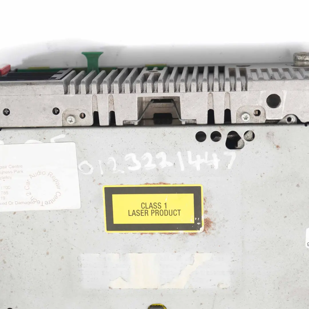 Radio Mercedes W639 W906 Unidad principal de audio estéreo A9069006001 para CD con número de pieza A6398200186 CD Radio Mercedes W639 W906 Unidad principal de audio estéreo A9069006001 - SKU A6398200186 - Número de pieza A6398200186