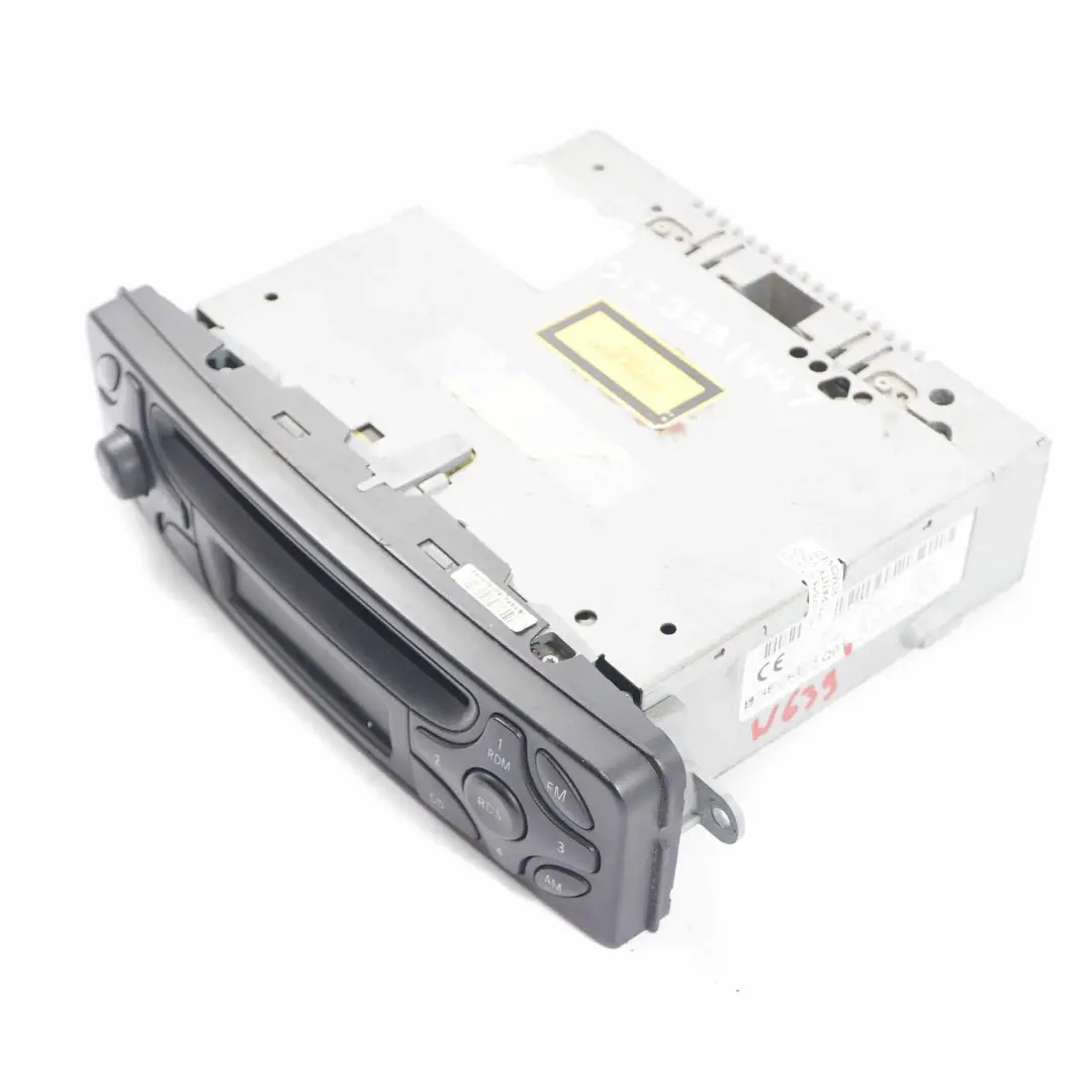 Radio Mercedes W639 W906 Audio Stereo Hauptgerät A9069006001 für CD mit Teilenummer A6398200186 CD Radio Mercedes W639 W906 Audio Stereo Hauptgerät A9069006001 - SKU A6398200186 - Teilenummer A6398200186