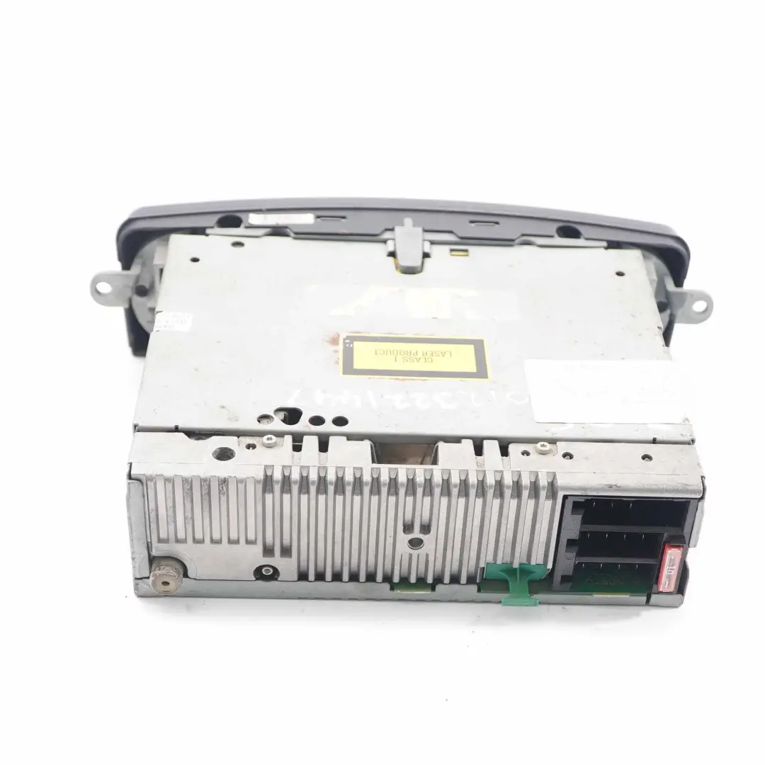 Mercedes W639 W906 Radio CD - SKU A6398200186 - Numer Części A6398200186