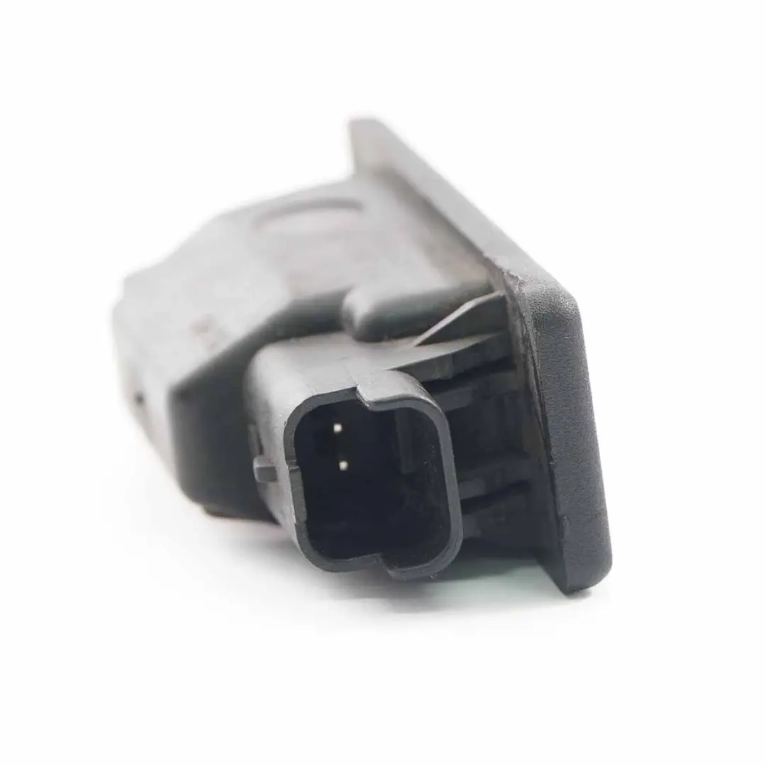 Lampka Tablicy Rejestracyjnej do Mercedes W639 Sprinter W906 o numerze A6398200256 Mercedes W639 Sprinter W906 Lampka Tablicy Rejestracyjnej - SKU A6398200256 - Numer Części A6398200256