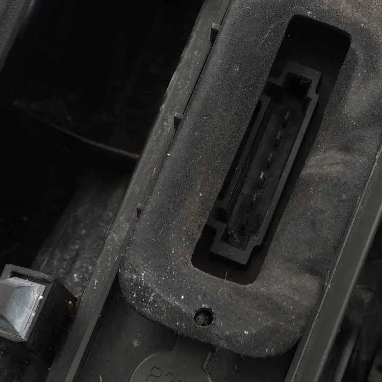 Rückleuchte Mercedes W639 Vito Rechts Rücklicht Seitenwand für mit Teilenummer A6398200264 Rückleuchte Mercedes W639 Vito Rechts Rücklicht Seitenwand - SKU A6398200264 - Teilenummer A6398200264