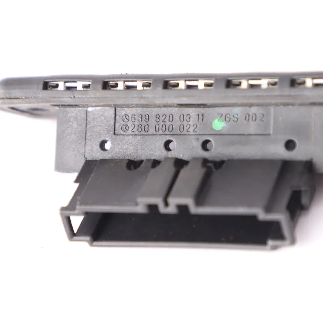 Puerta corredera Placa de contacto para Mercedes Vito Viano W639 con número de pieza A6398200311 Mercedes Vito Viano W639 Puerta corredera Placa de contacto - SKU A6398200311 - Número de pieza A6398200311