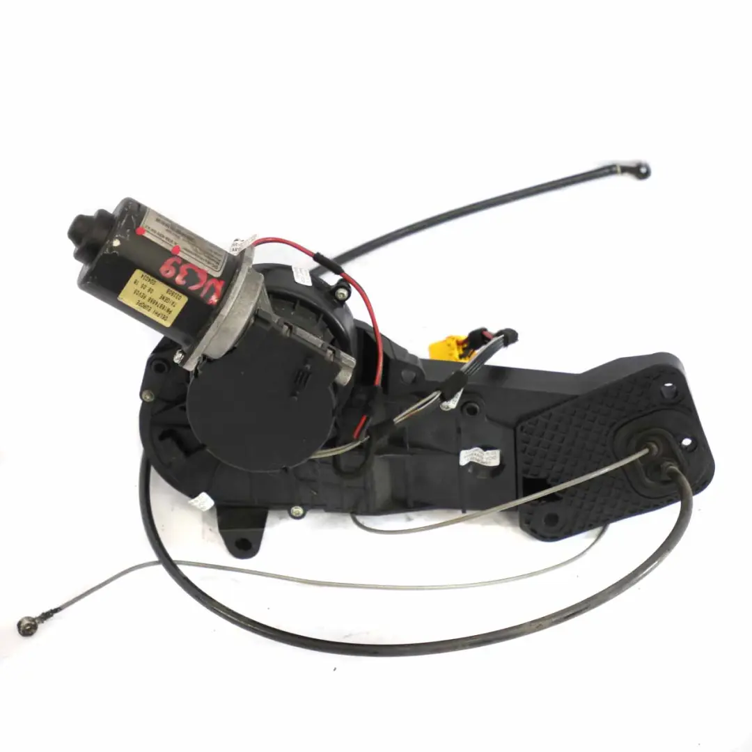 Side Sliding Door Drive Motor Actuator Right O/S to Mercedes Vito W639 with Part number A6398200442 Mercedes Vito W639 Side Sliding Door Drive Motor Actuator Right O/S - SKU A6398200442 - Part number A6398200442