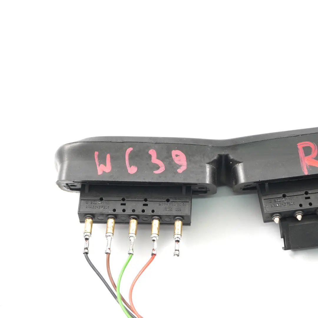 Interrupteur contact Mercedes W639 Portes latérales coulissantes Droite Gauche pour à propos du numéro de pièce A6398200554 Interrupteur contact Mercedes W639 Portes latérales coulissantes Droite Gauche - SKU A6398200554-1 - Numéro de pièce A6398200554