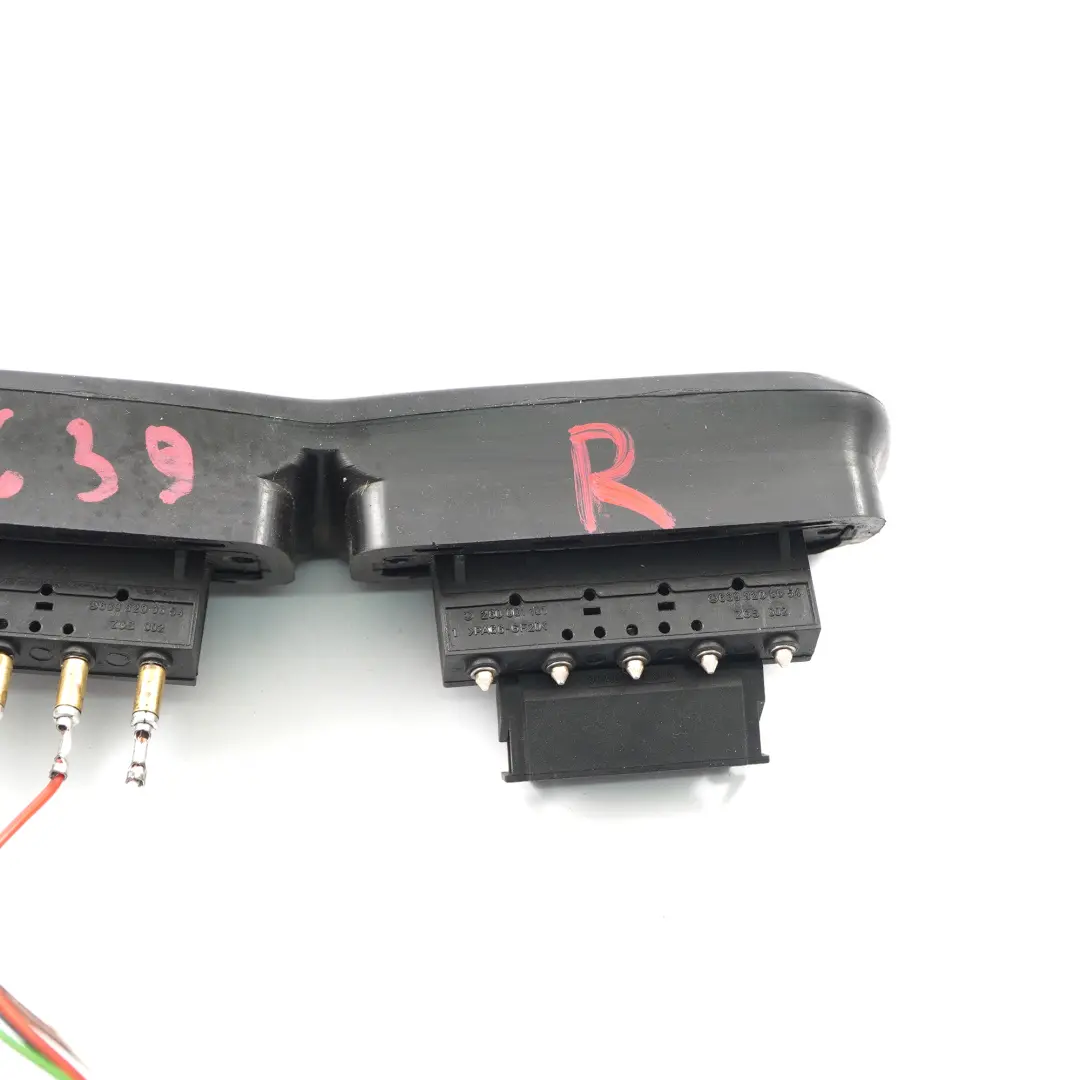  Interrupteur contact Mercedes W639 Portes latérales coulissantes Droite Gauche - SKU A6398200554-1 - Numéro de pièce A6398200554