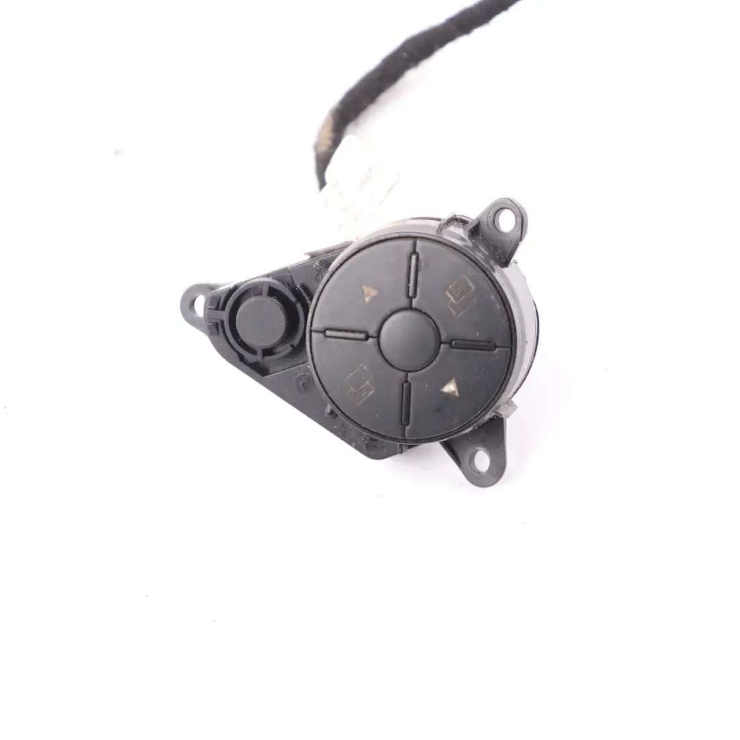 Boutons De Commande Au Volant A6398200138 pour Mercedes Vito W639 à propos du numéro de pièce A6398200810 Mercedes Vito W639 Boutons De Commande Au Volant A6398200138 - SKU A6398200810 - Numéro de pièce A6398200810