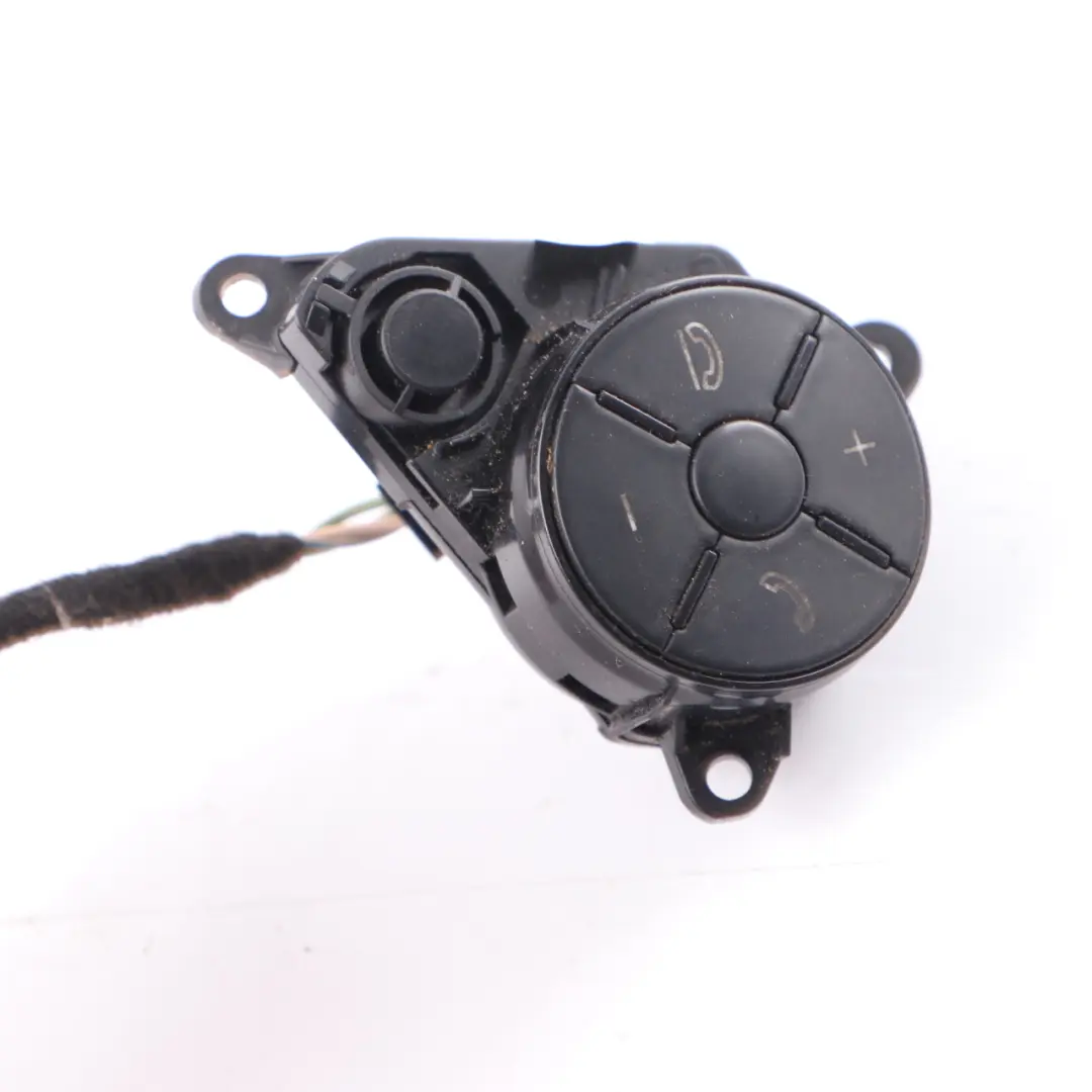 Steering Wheel Control Button Switches A6398200138 to Mercedes Vito W639 with Part number A6398200810 Mercedes Vito W639 Steering Wheel Control Button Switches A6398200138 - SKU A6398200810 - Part number A6398200810