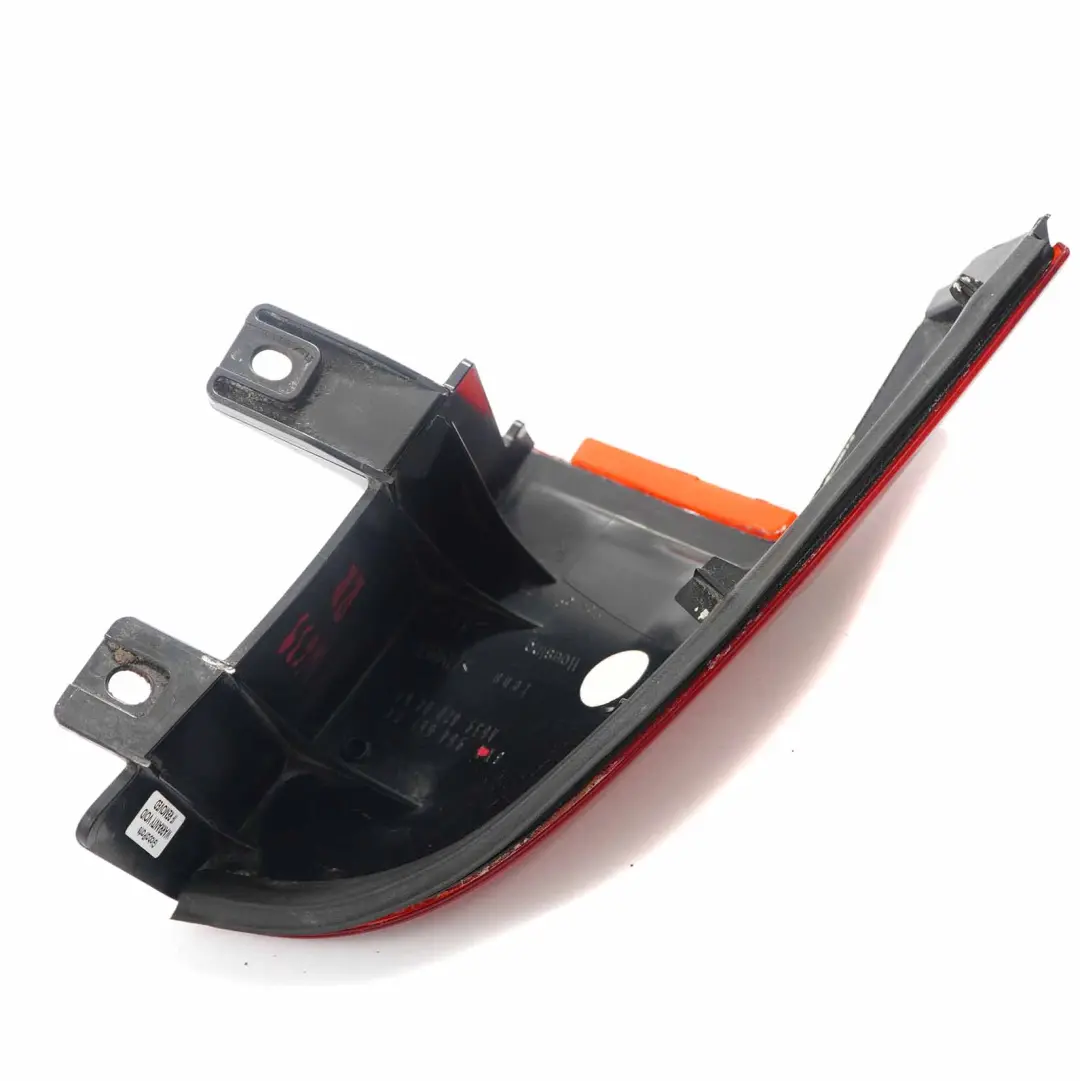  Réflecteur Lampe Mercedes W639 Vito Réflexion Porte Arrière Droite - SKU A6398200864 - Numéro de pièce A6398200864