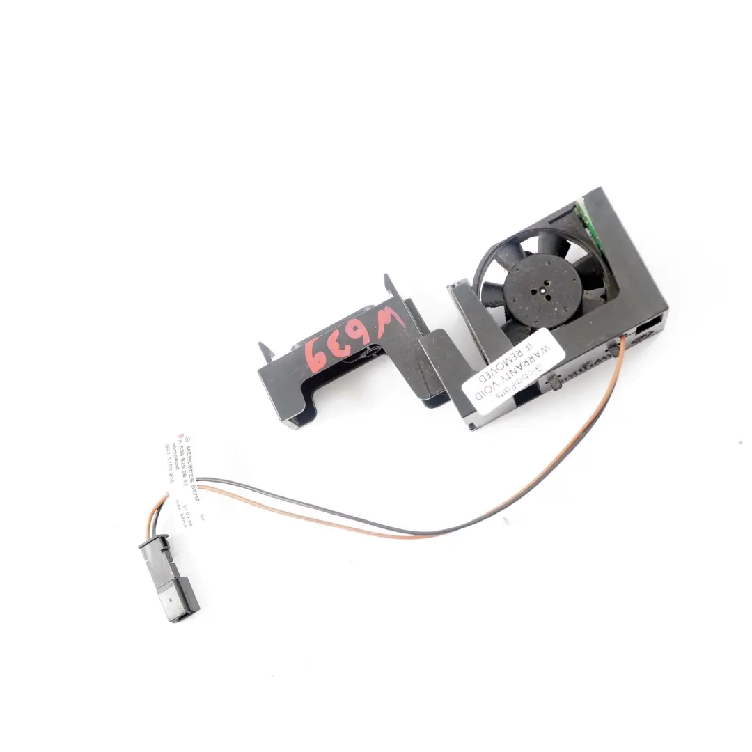 Mercedes-Benz Vito W639 Module de commande de l'adaptateur du ventilateur radio pour à propos du numéro de pièce A6398200942 Mercedes-Benz Vito W639 Module de commande de l'adaptateur du ventilateur radio - SKU A6398200942 - Numéro de pièce A6398200942