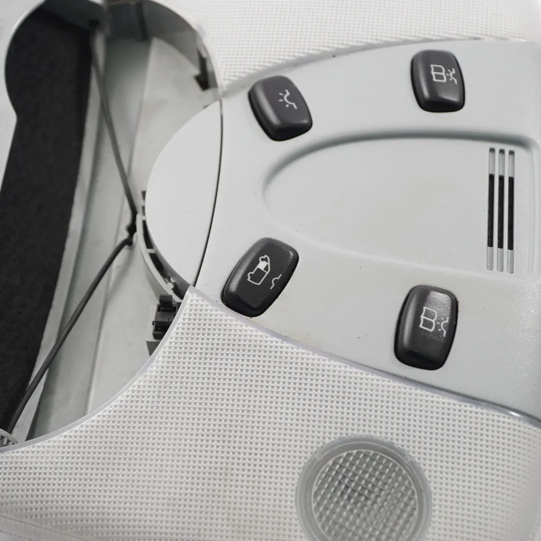 Lampka Podsufitki Oświetlenie Kabiny do Mercedes Vito W639 o numerze A6398201501 Mercedes Vito W639 Lampka Podsufitki Oświetlenie Kabiny - SKU A6398201501 - Numer Części A6398201501