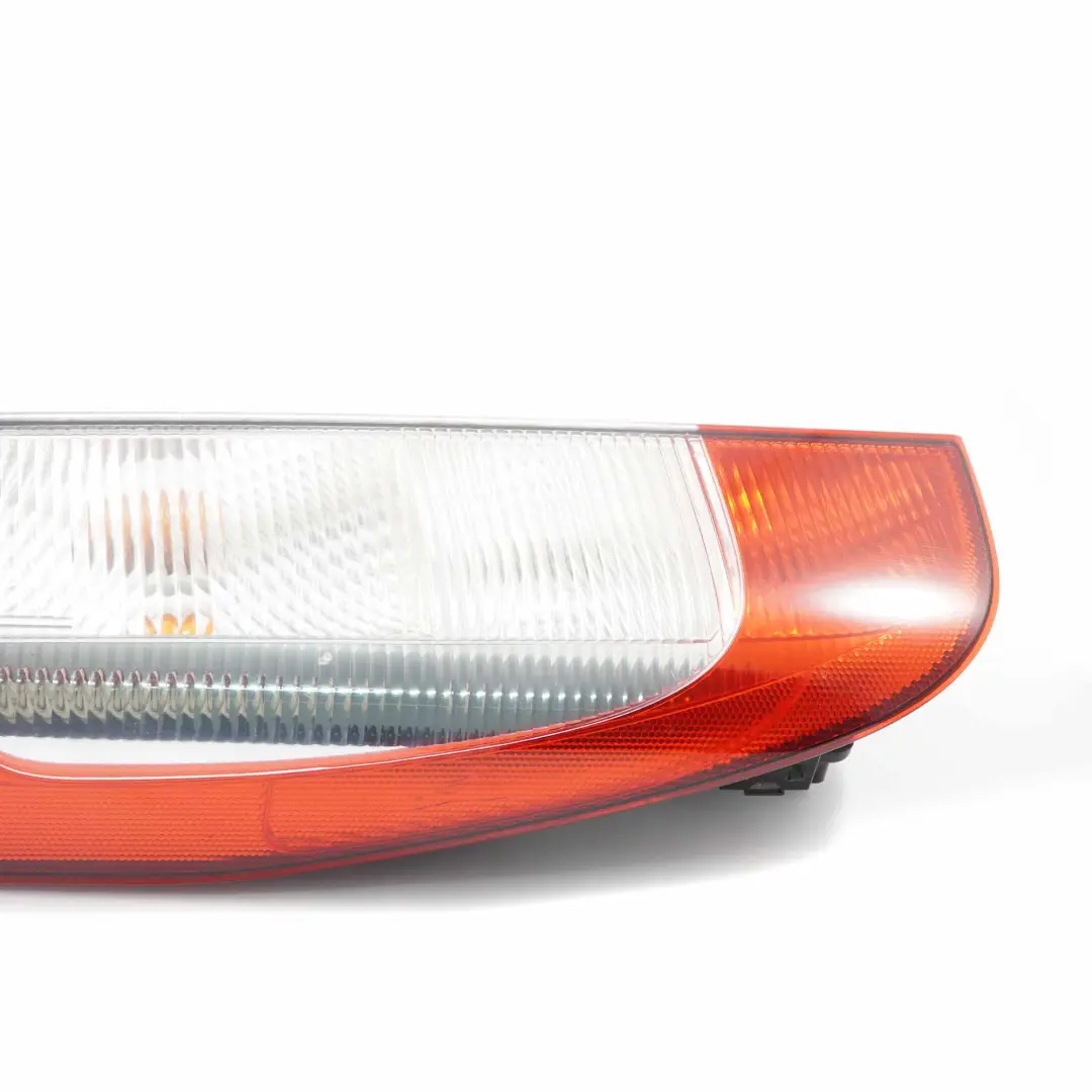 Lampa Tylna Lewy Tył do Mercedes W639 Vito Viano o numerze A6398201664 Mercedes W639 Vito Viano Lampa Tylna Lewy Tył - SKU A6398201664-1 - Numer Części A6398201664