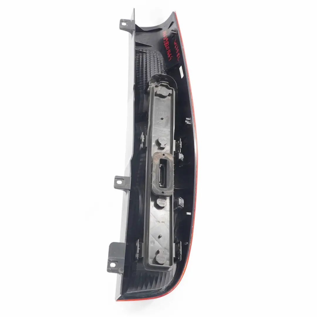  Feu arrière Mercedes W639 Vito Viano latéral gauche - SKU A6398201664 - Numéro de pièce A6398201664
