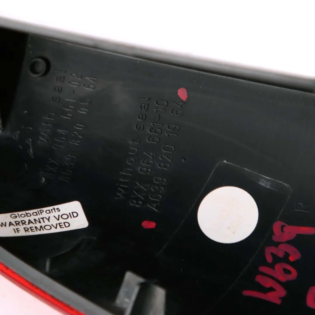 Lampada Riflettore posteriore destro Riflettore porta per Mercedes W639 con numero di parte A6398201964 Mercedes W639 Lampada Riflettore posteriore destro Riflettore porta - SKU A6398201964 - Numero di parte A6398201964