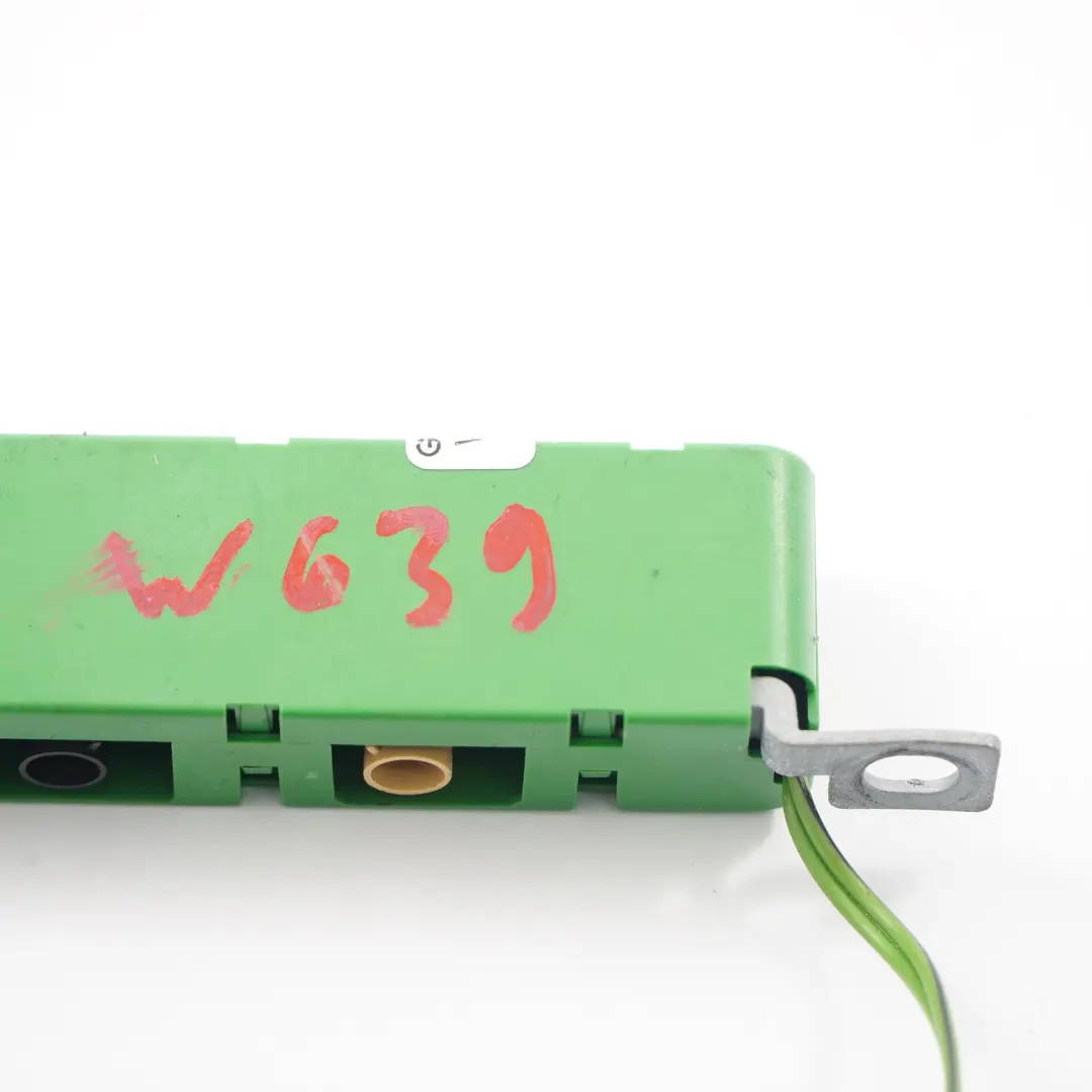 Antenna Antenna Amplificatore per Mercedes Vito Viano W639 con numero di parte A6398202289 Mercedes Vito Viano W639 Antenna Antenna Amplificatore - SKU A6398202289 - Numero di parte A6398202289