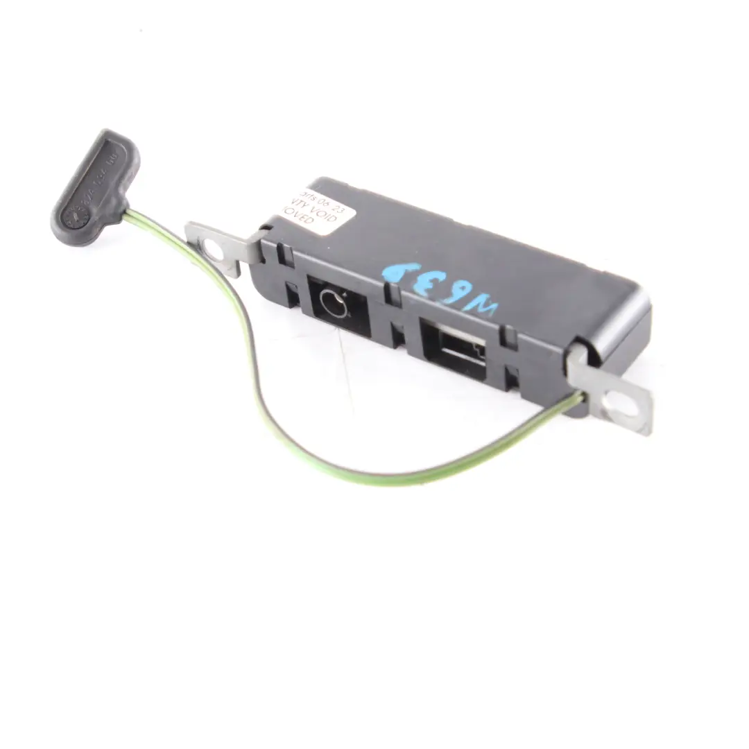 Mercedes-Benz Vito Viano W639 Unite d'amplification de l'antenne A6398200089 pour à propos du numéro de pièce A6398202389 Mercedes-Benz Vito Viano W639 Unite d'amplification de l'antenne A6398200089 - SKU A6398202389 - Numéro de pièce A6398202389